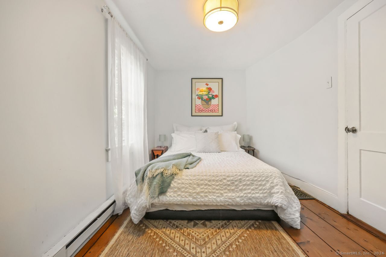 41 Comstock Hill Avenue