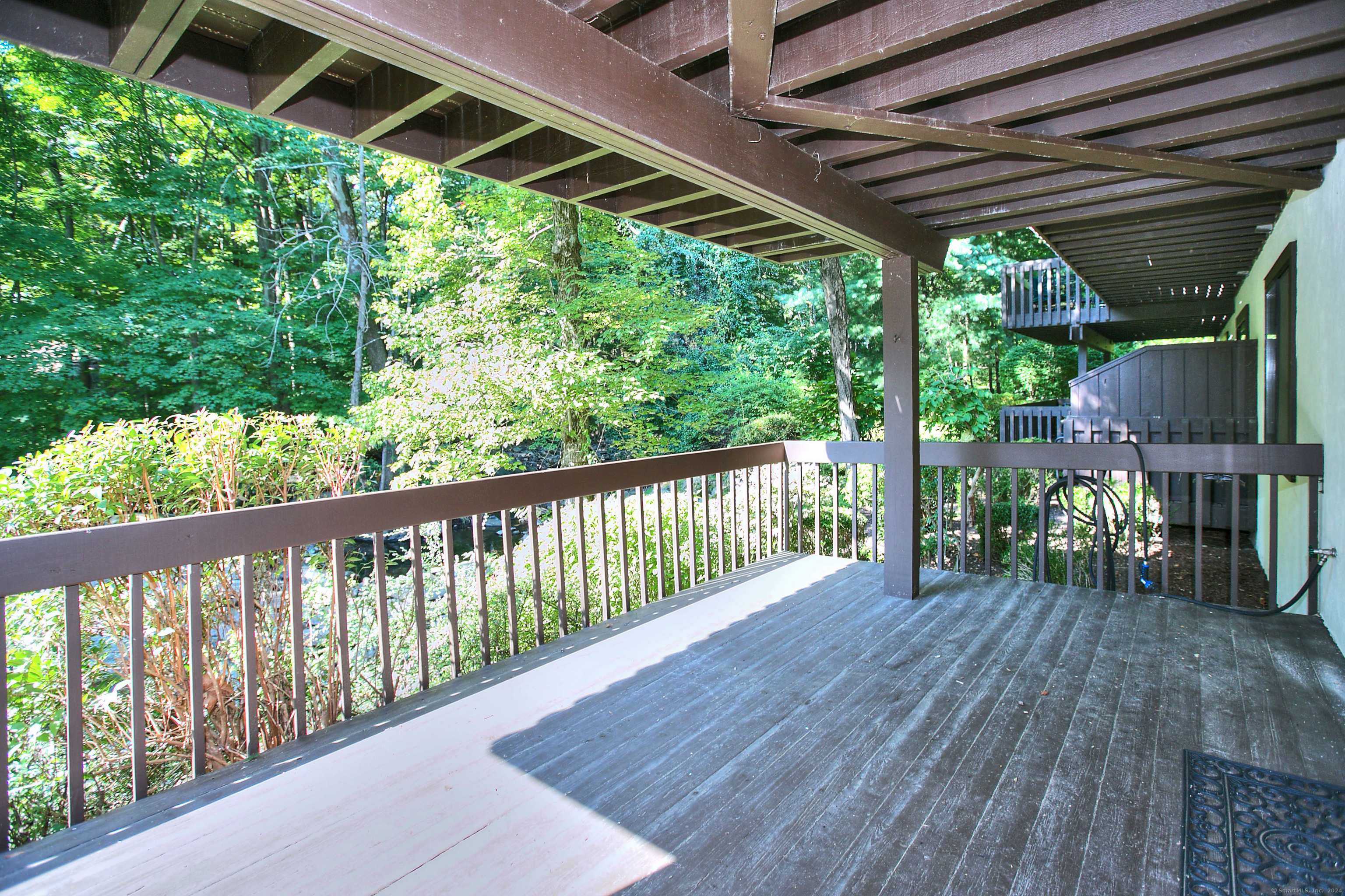 289 New Norwalk Road 8