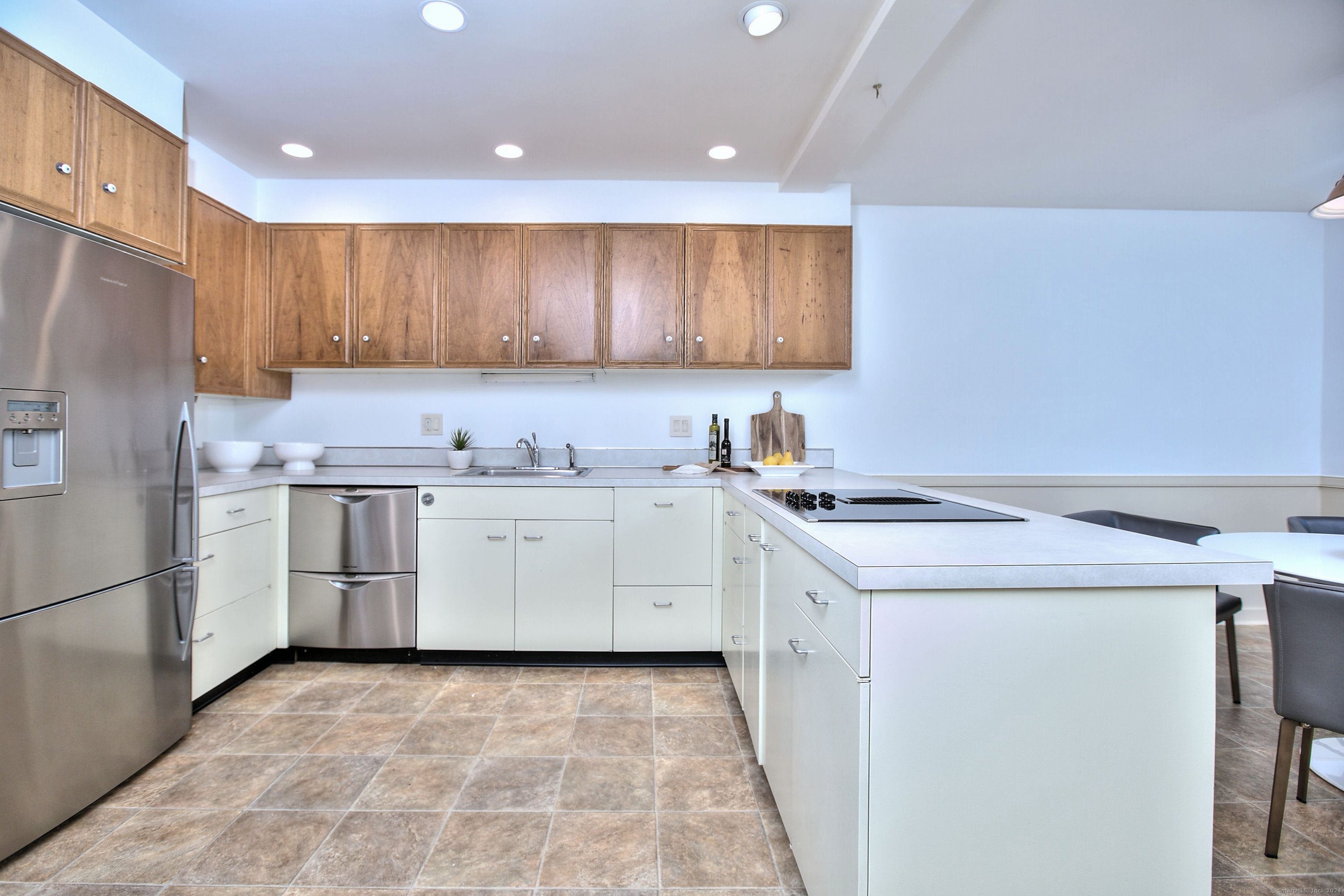 289 New Norwalk Road 8