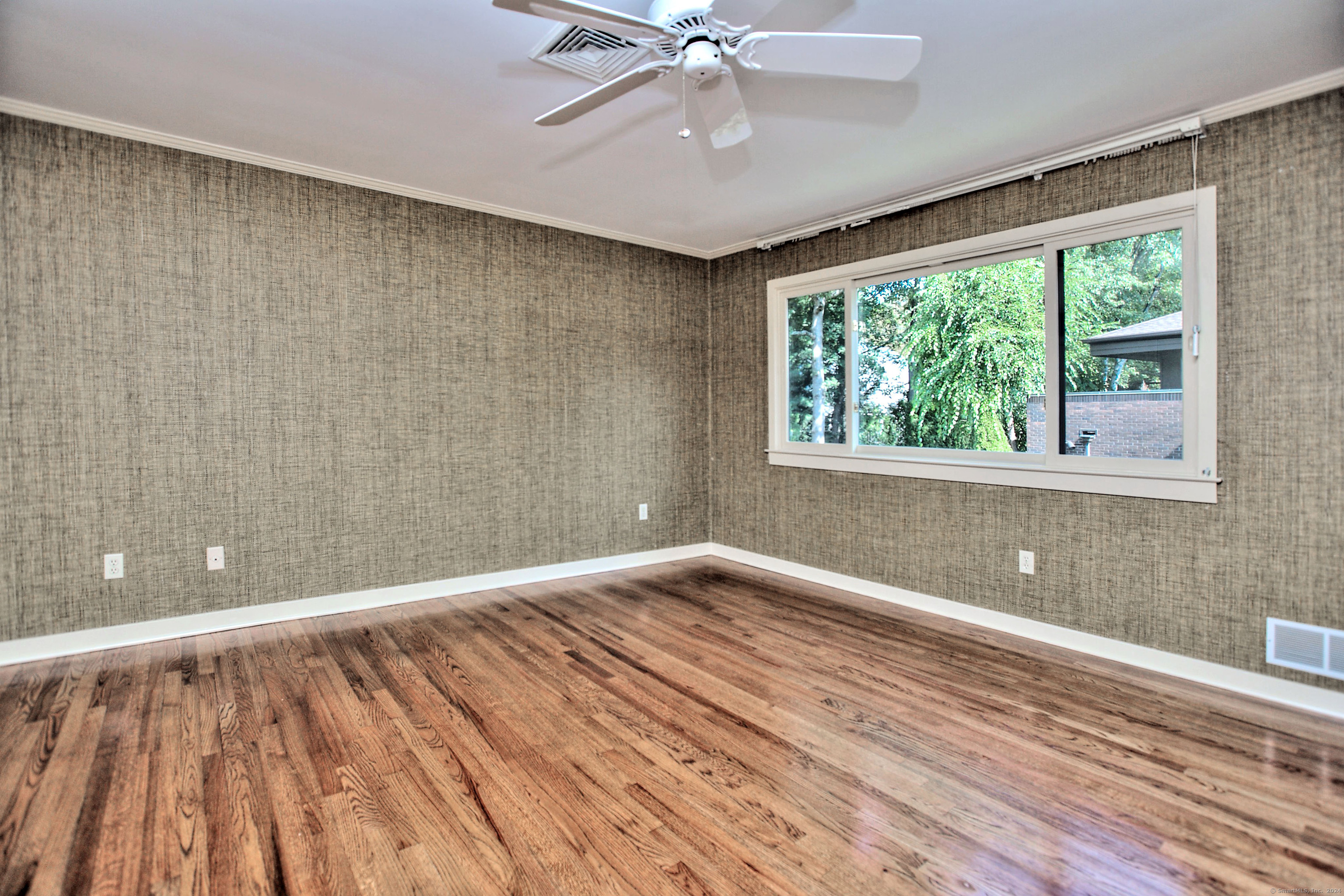 289 New Norwalk Road 8