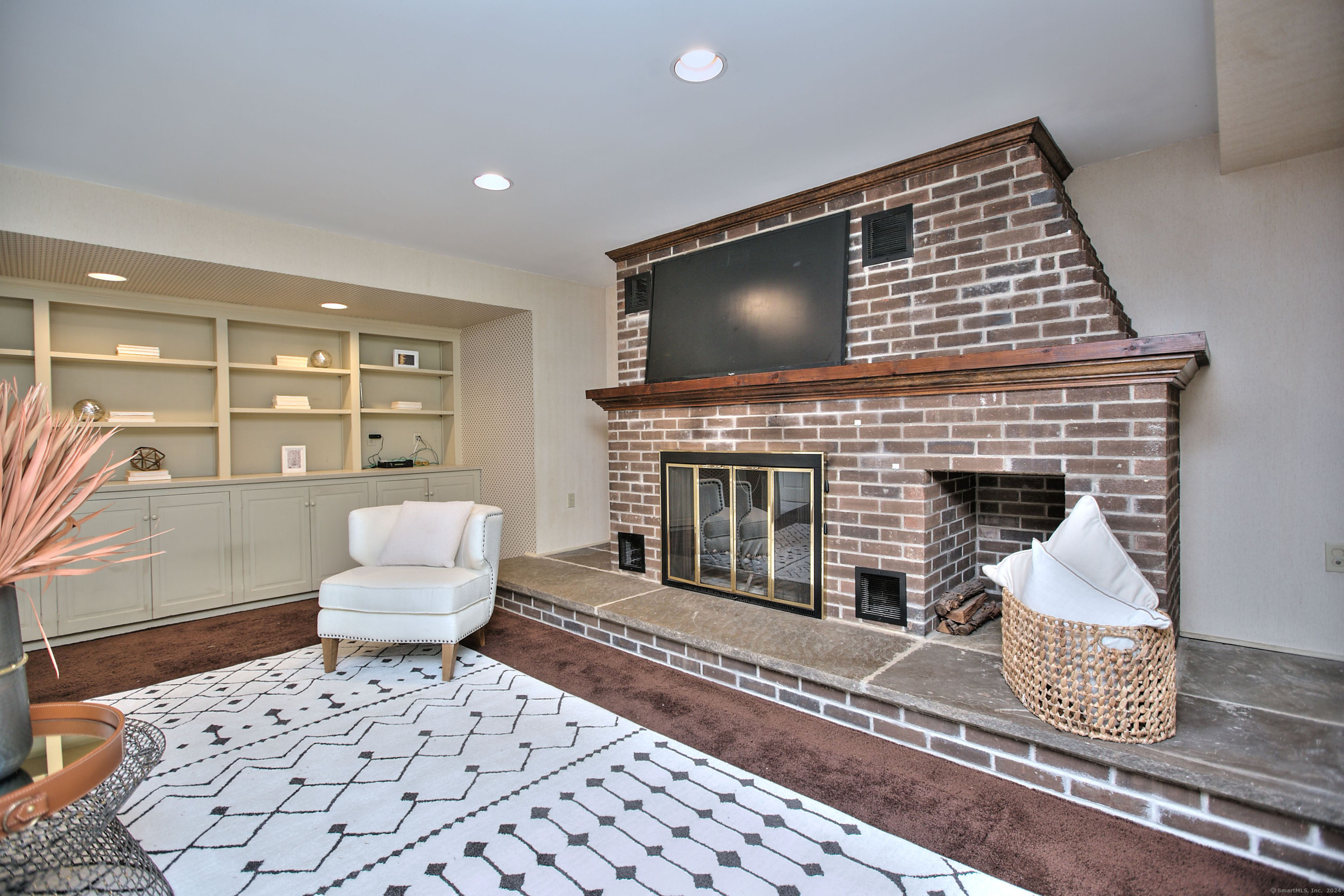 289 New Norwalk Road 8