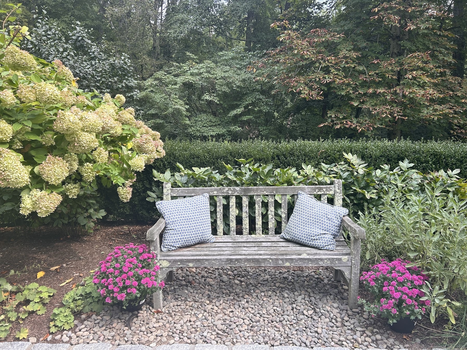 1702 Oenoke Ridge