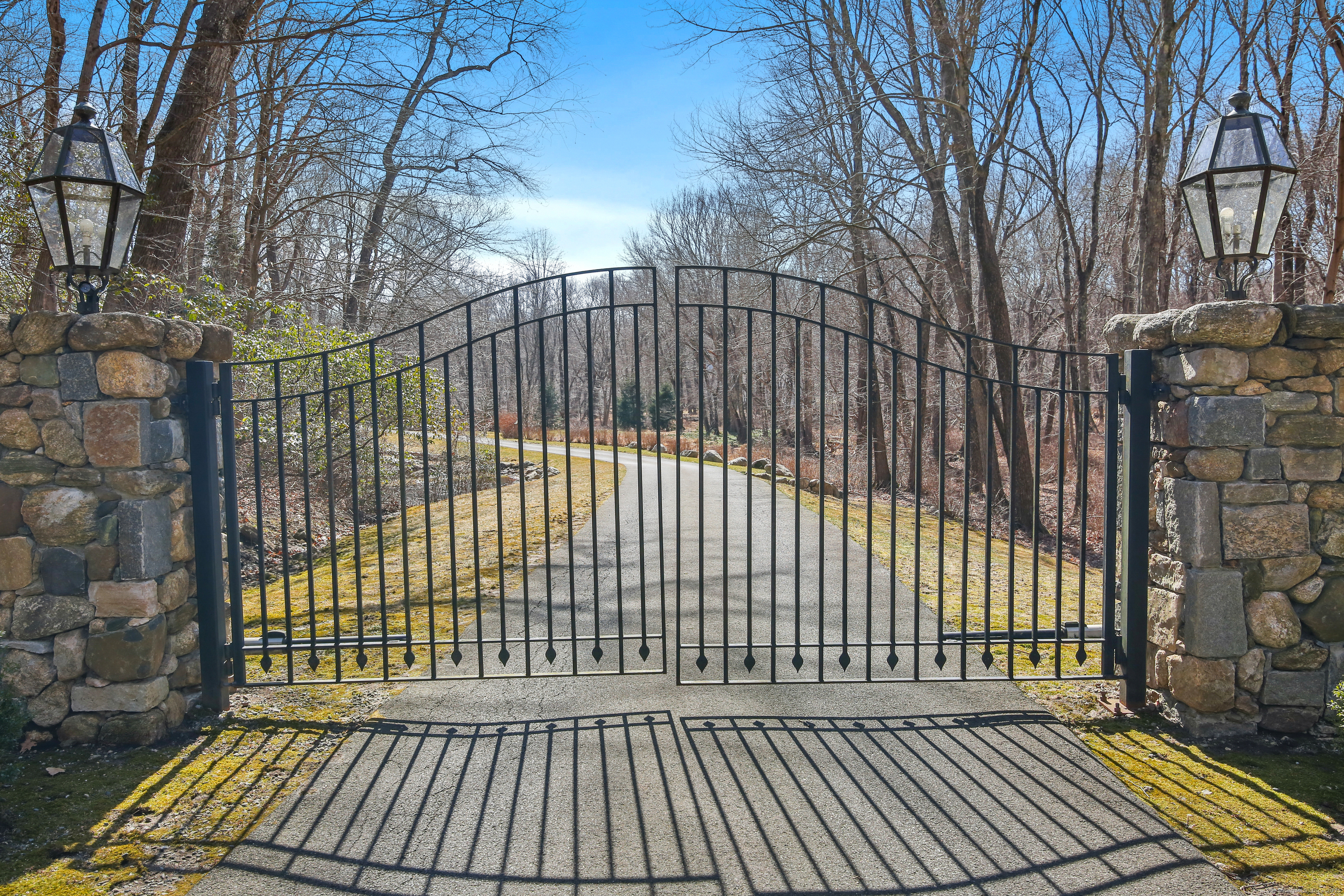 1702 Oenoke Ridge