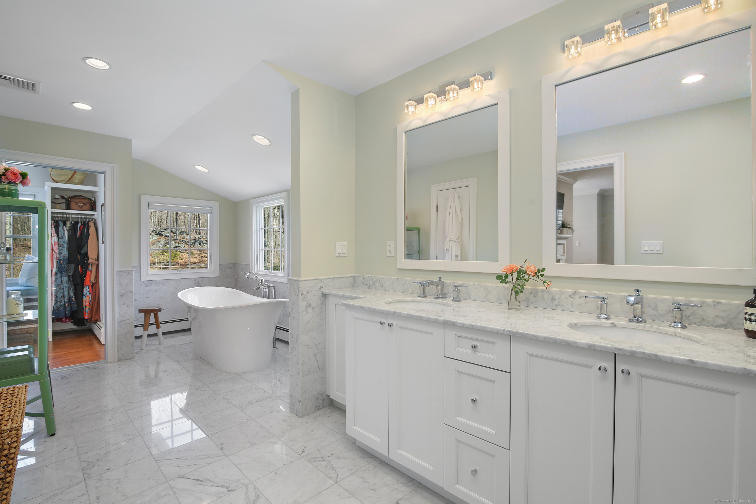 1702 Oenoke Ridge