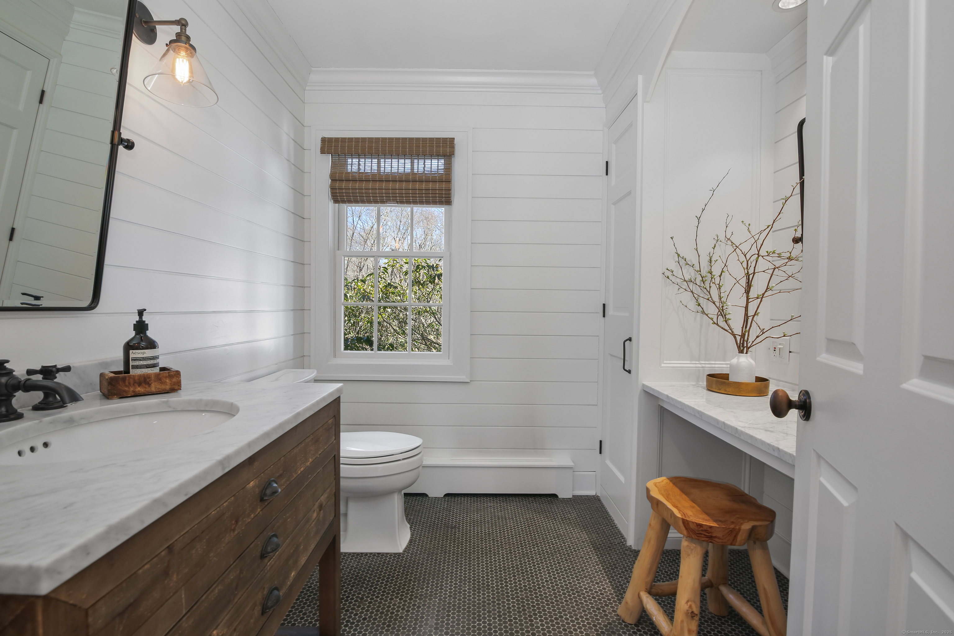 1702 Oenoke Ridge