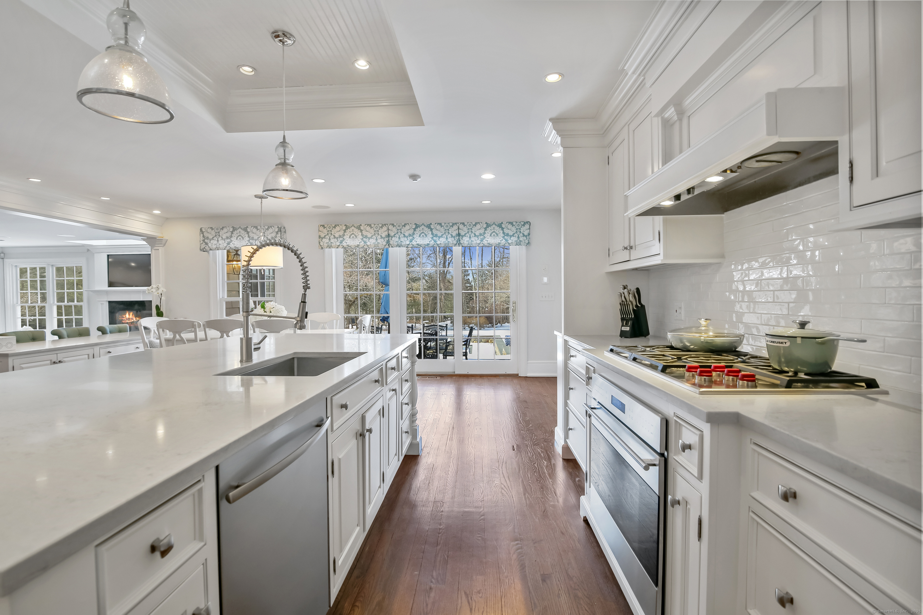 652 Ponus Ridge