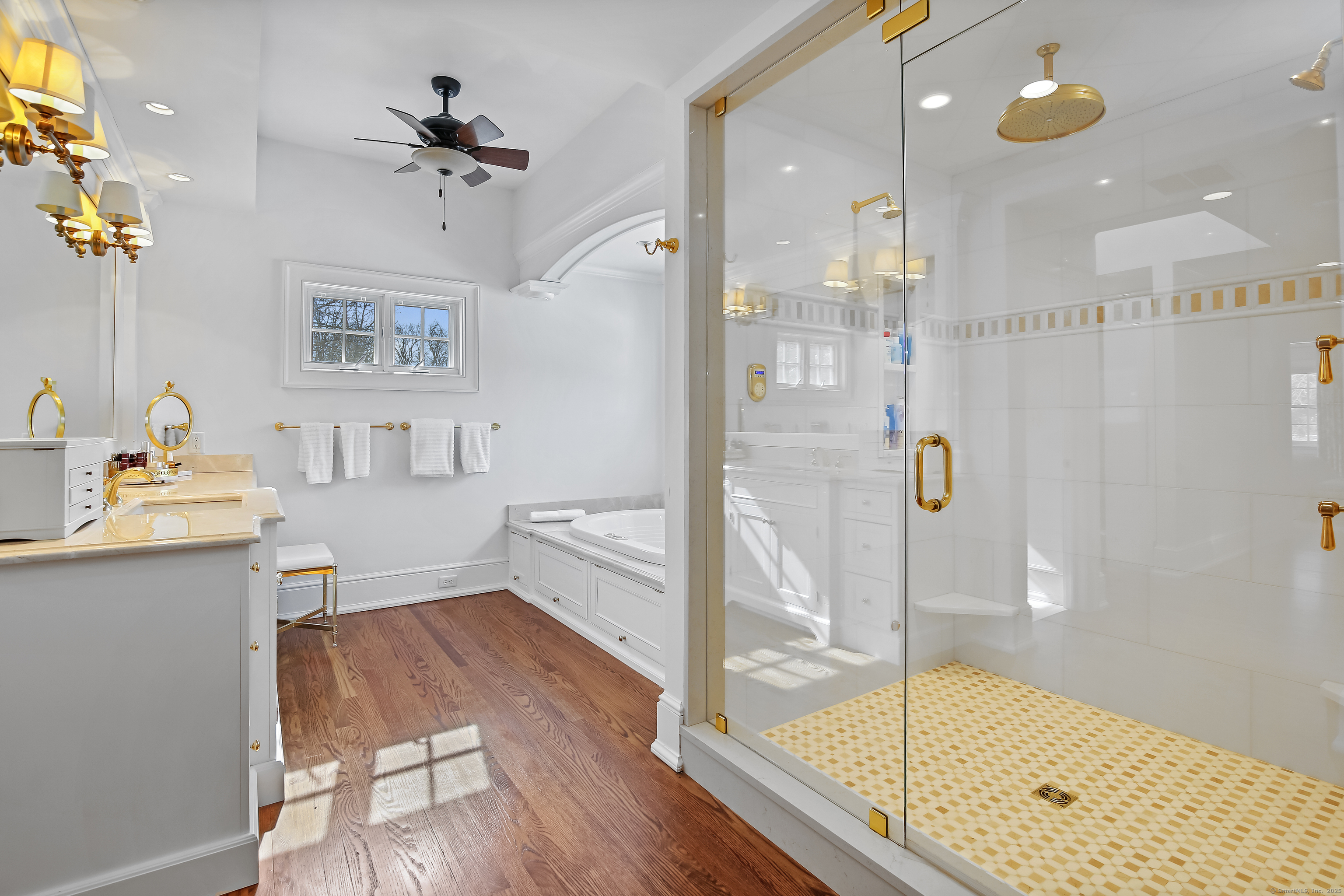 652 Ponus Ridge