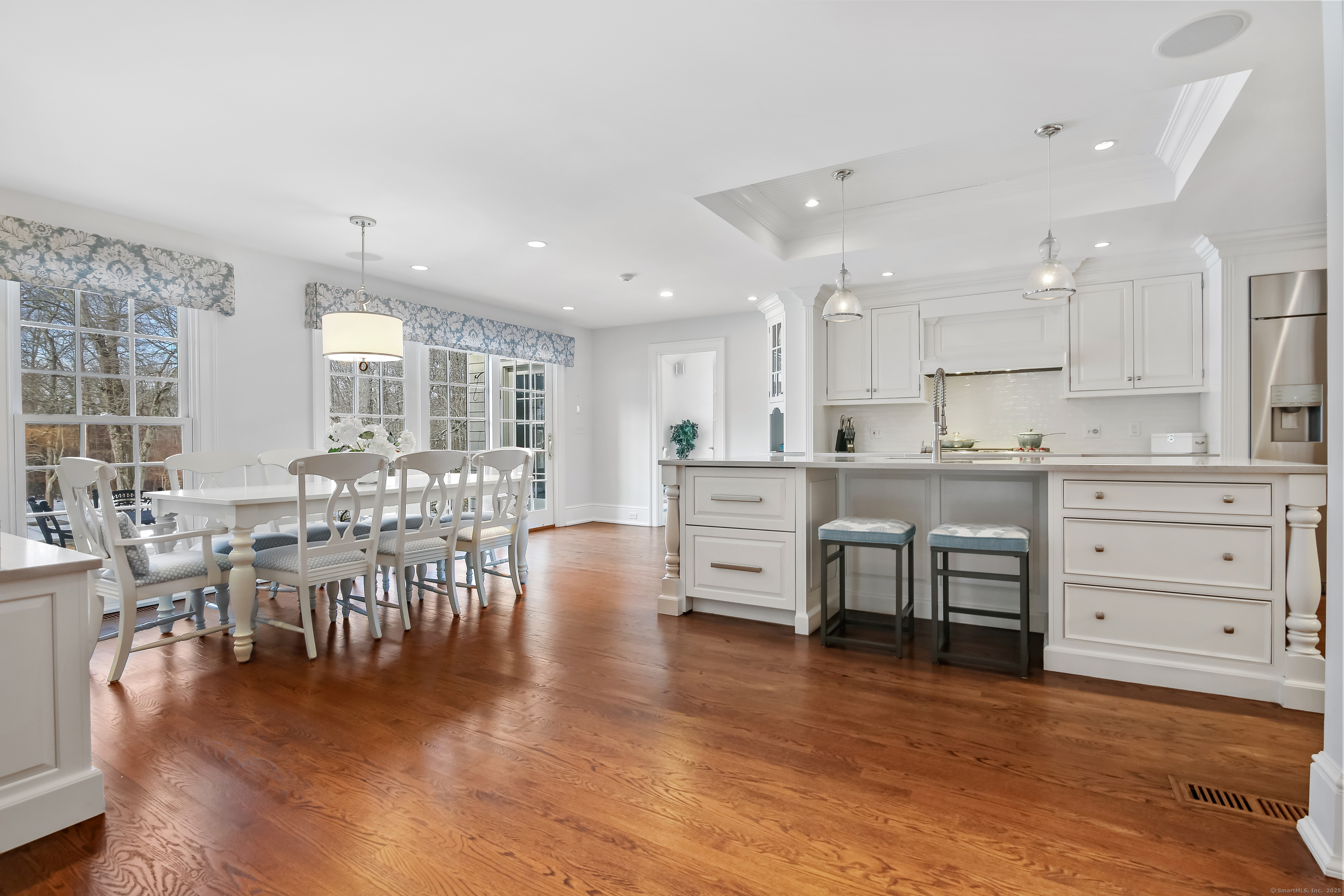 652 Ponus Ridge