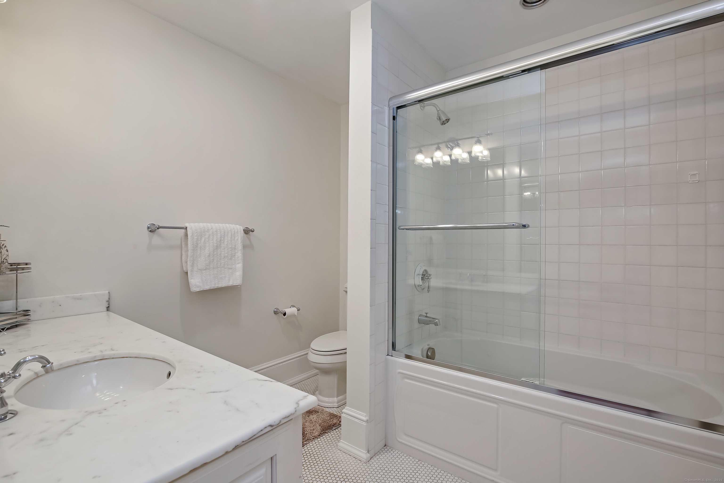 652 Ponus Ridge