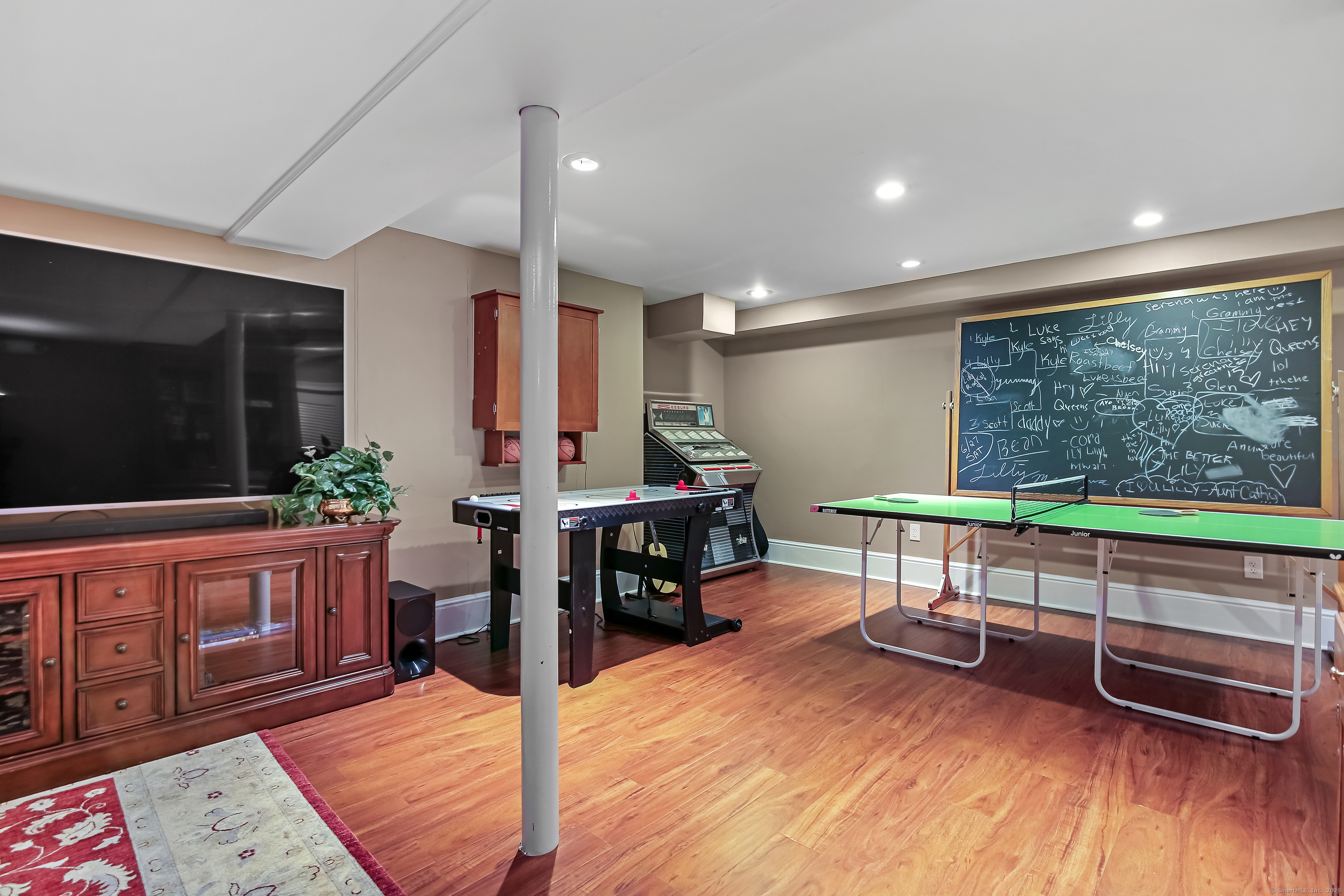 652 Ponus Ridge