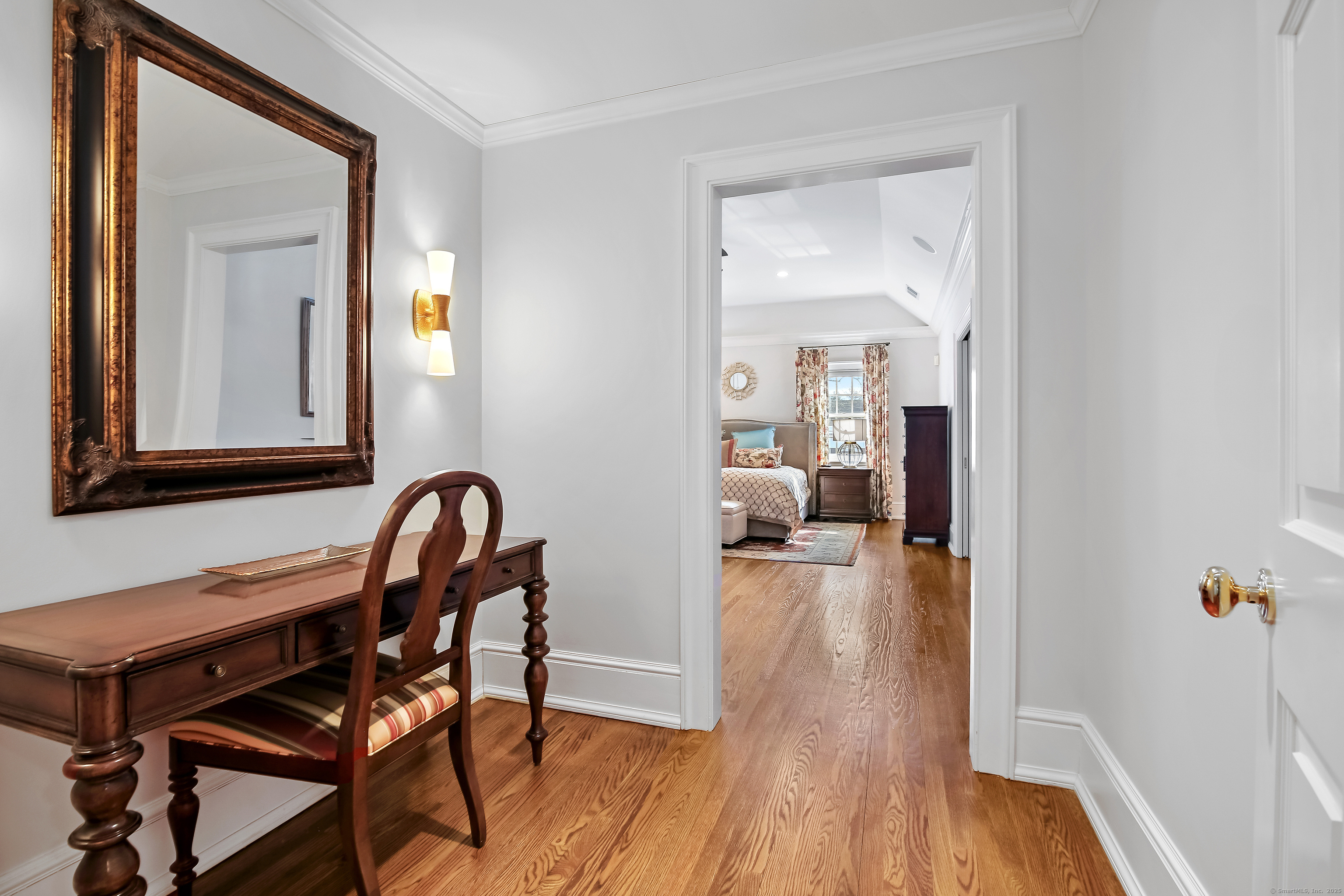 652 Ponus Ridge