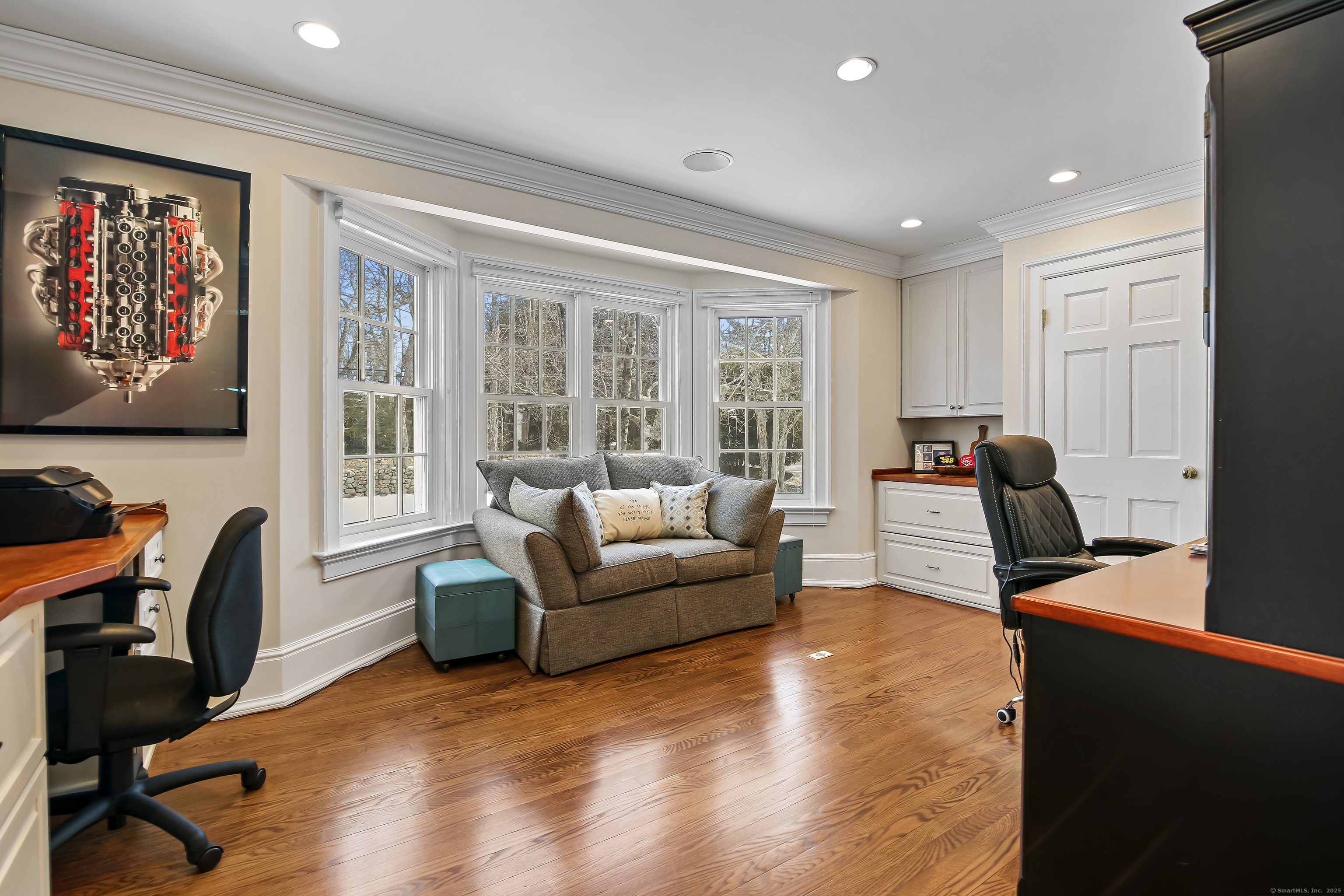 652 Ponus Ridge