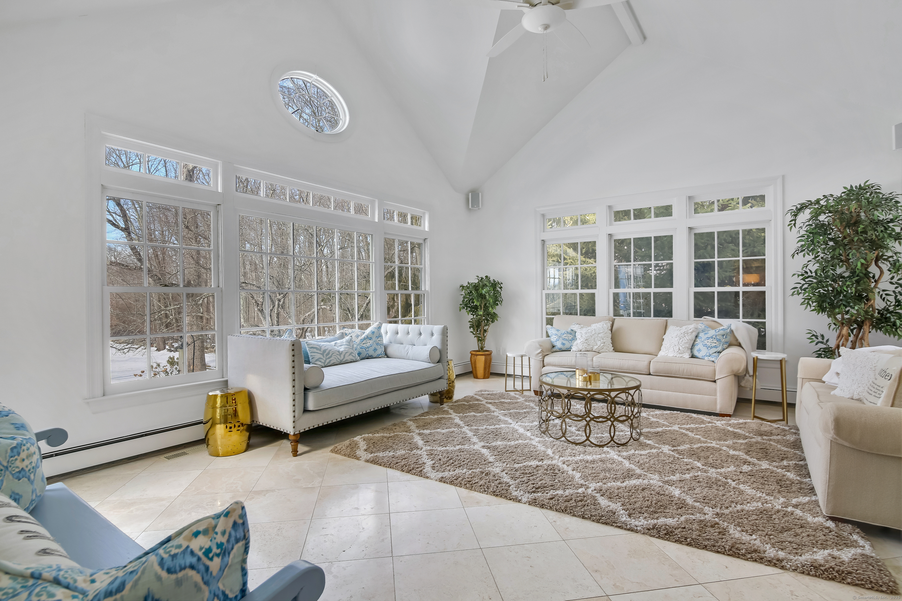 652 Ponus Ridge