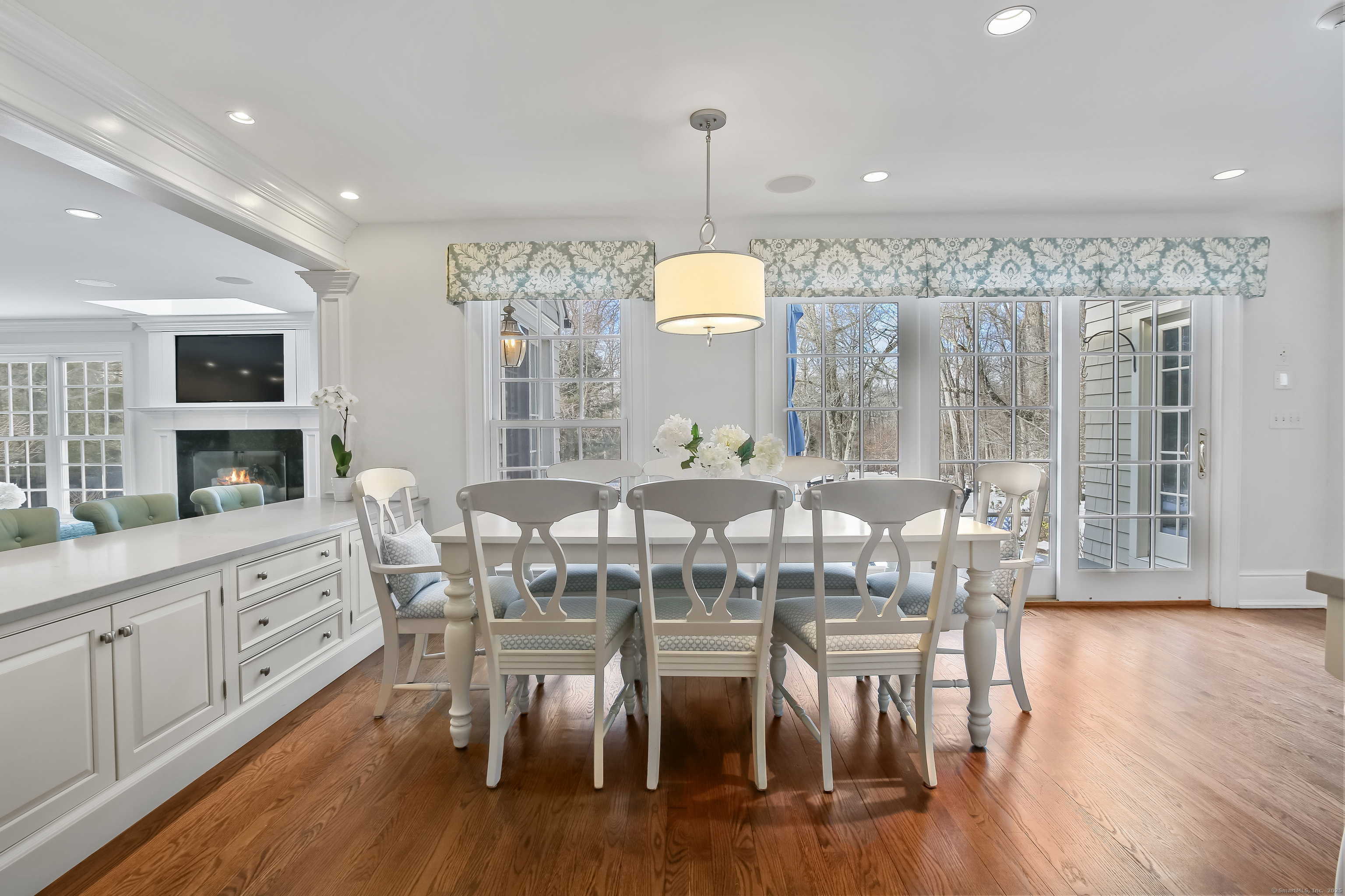 652 Ponus Ridge
