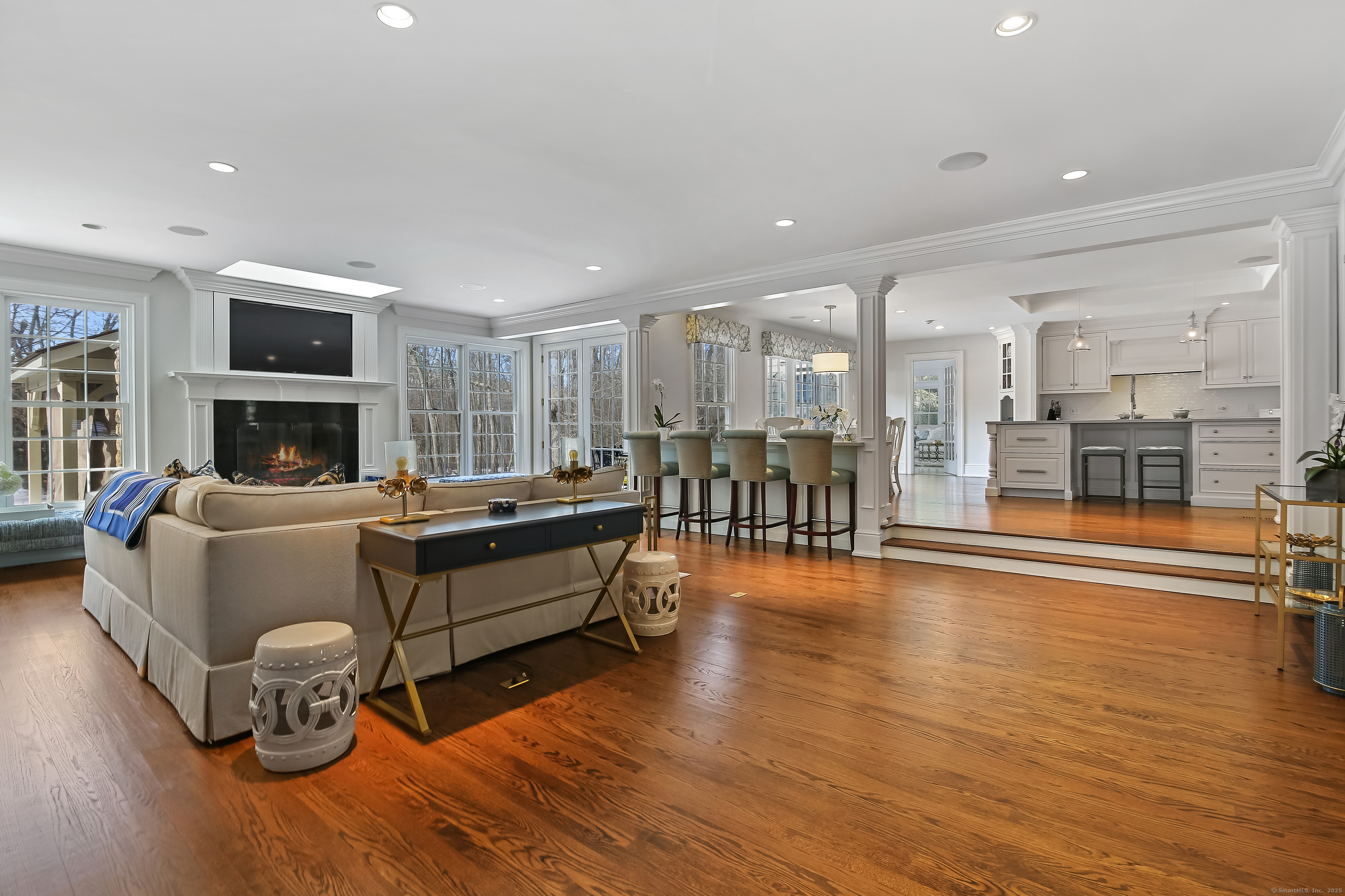 652 Ponus Ridge