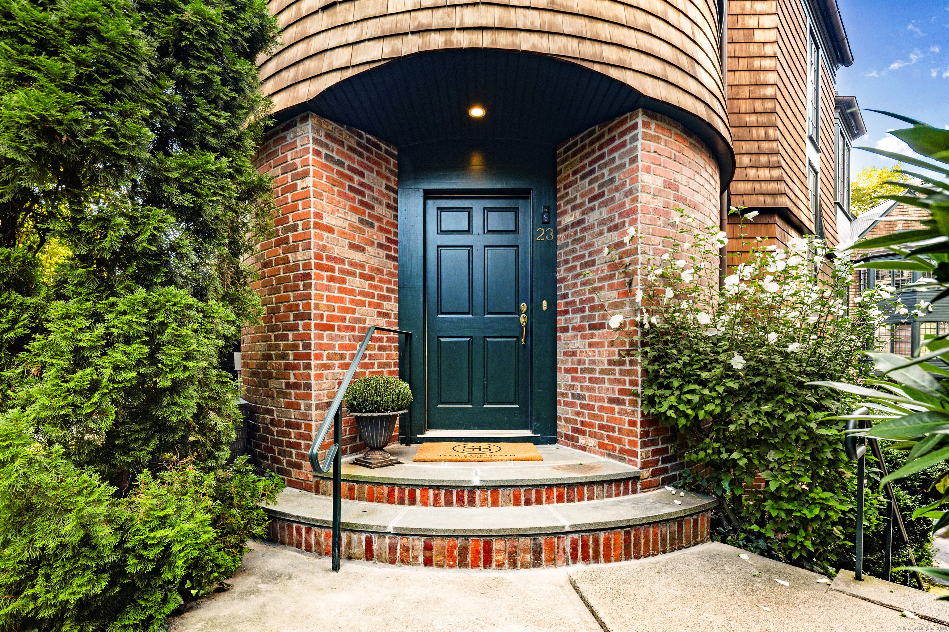 23 Mead Street