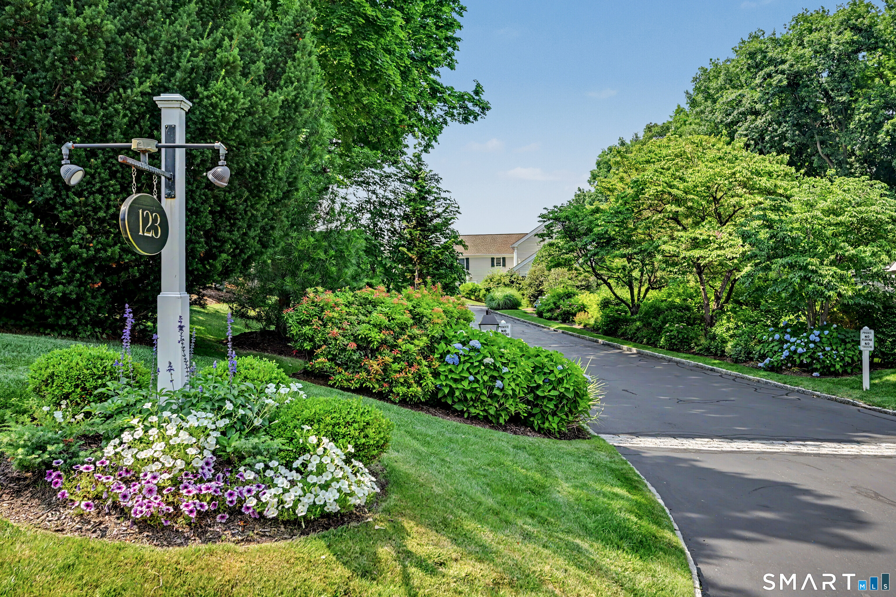 123 Richmond Hill Road Unit: 9