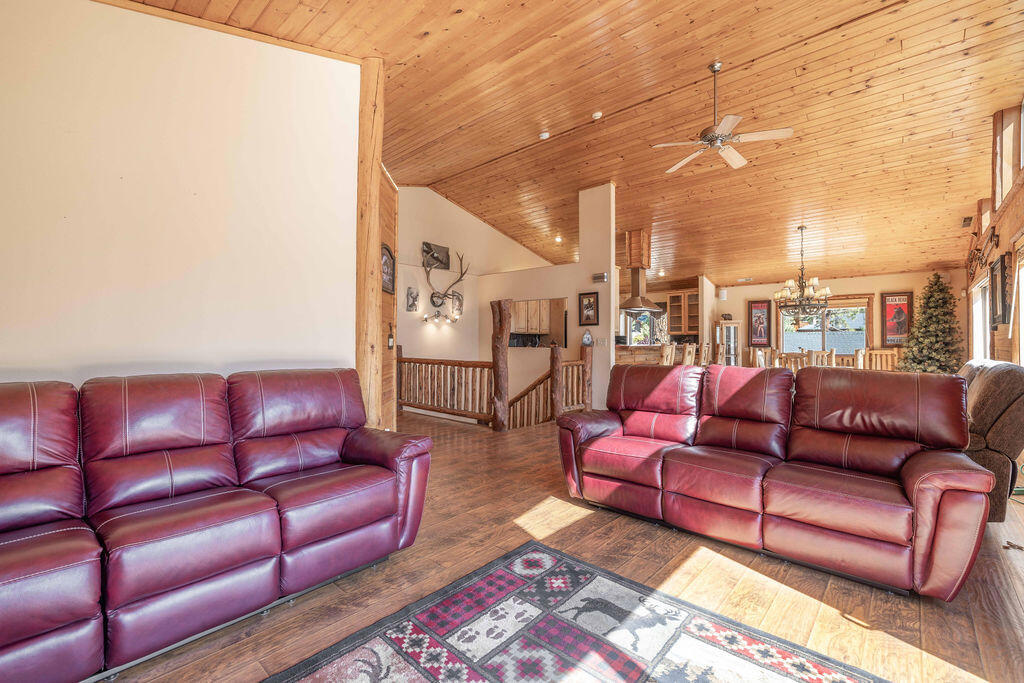 385 Sunrise Way