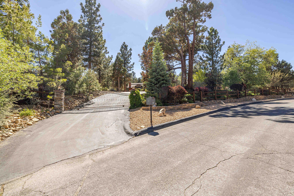 661 Cedar Glen Drive