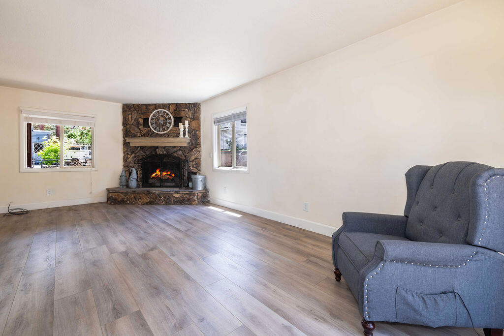 100 W Sherwood Boulevard