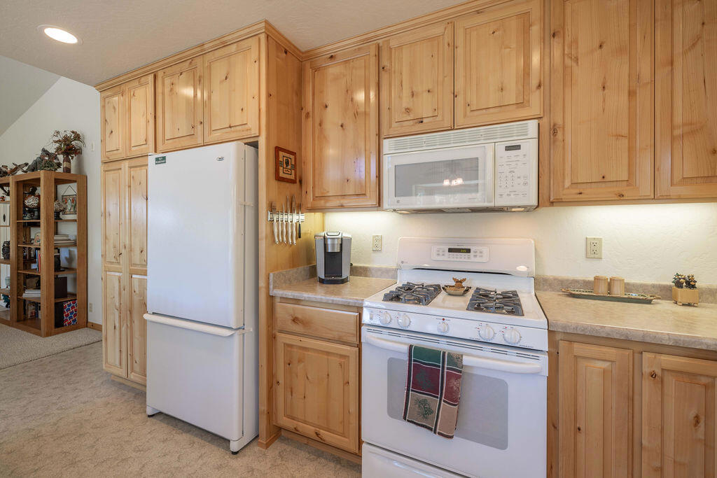 803 Plumas Court