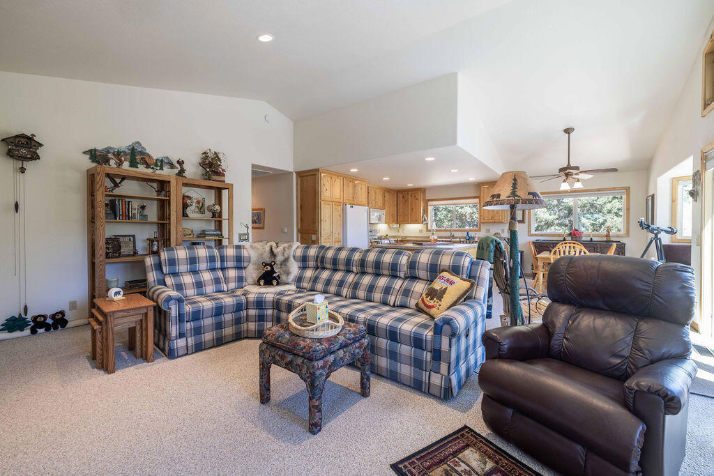 803 Plumas Court