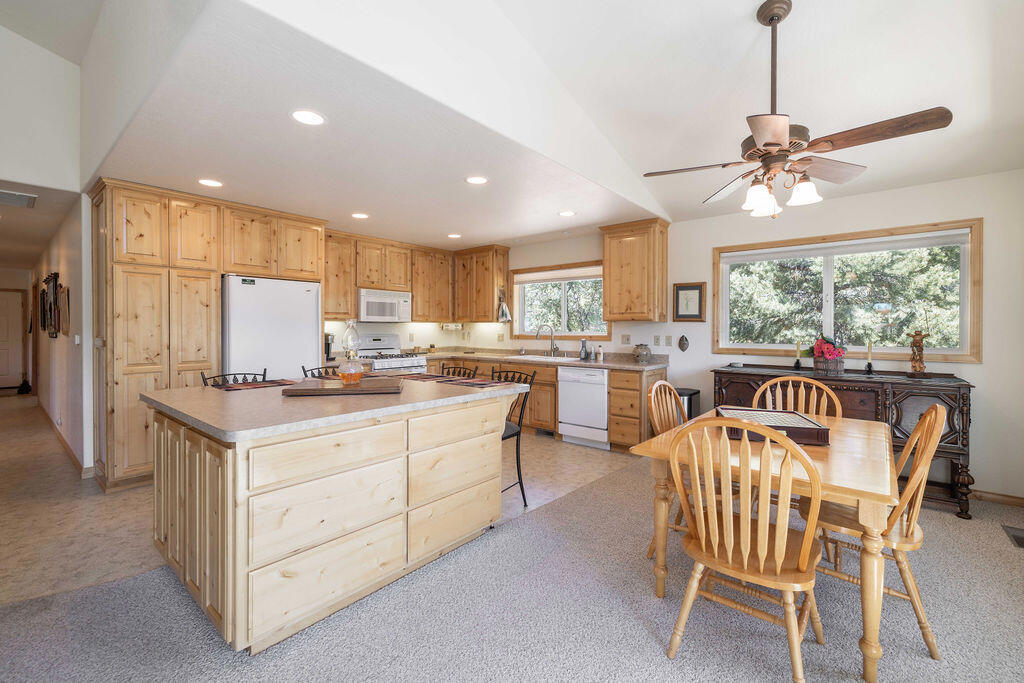803 Plumas Court