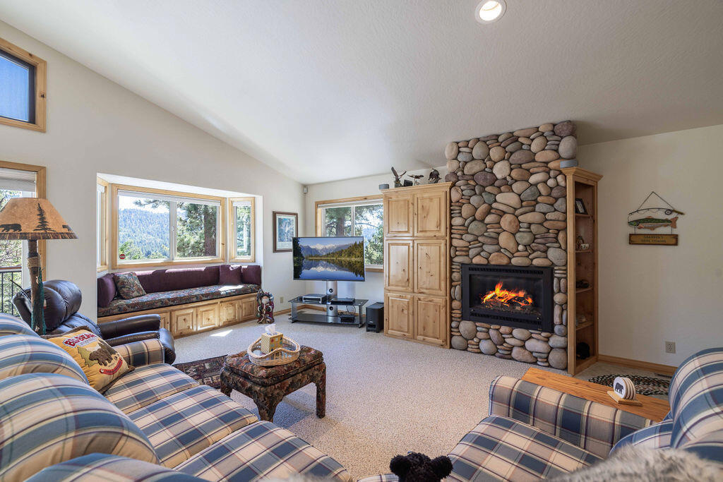 803 Plumas Court