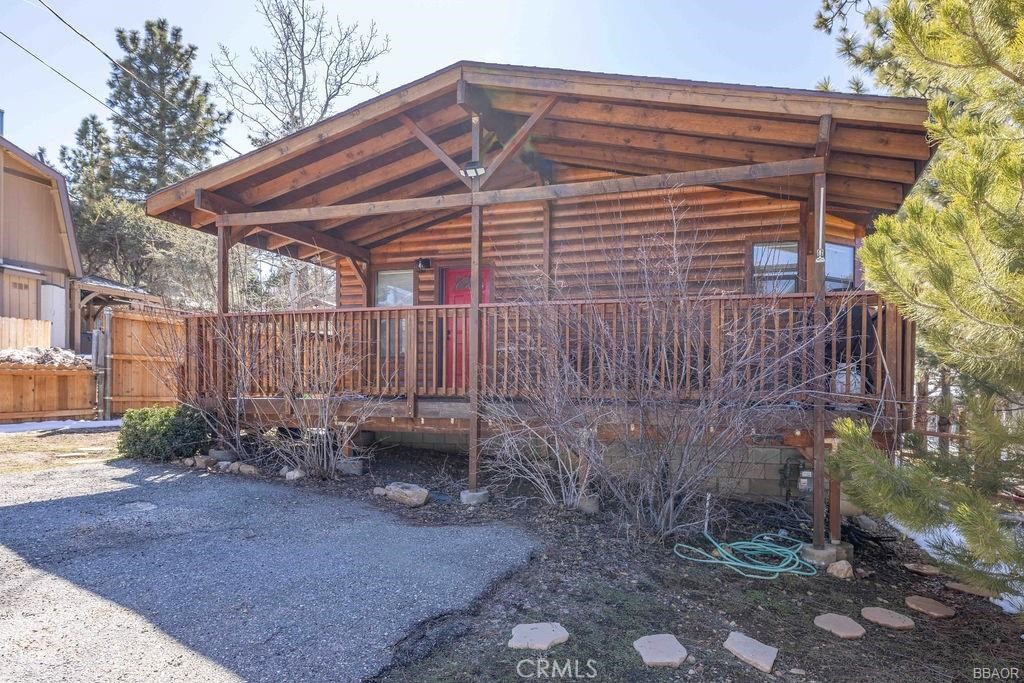 820 Holmes Lane