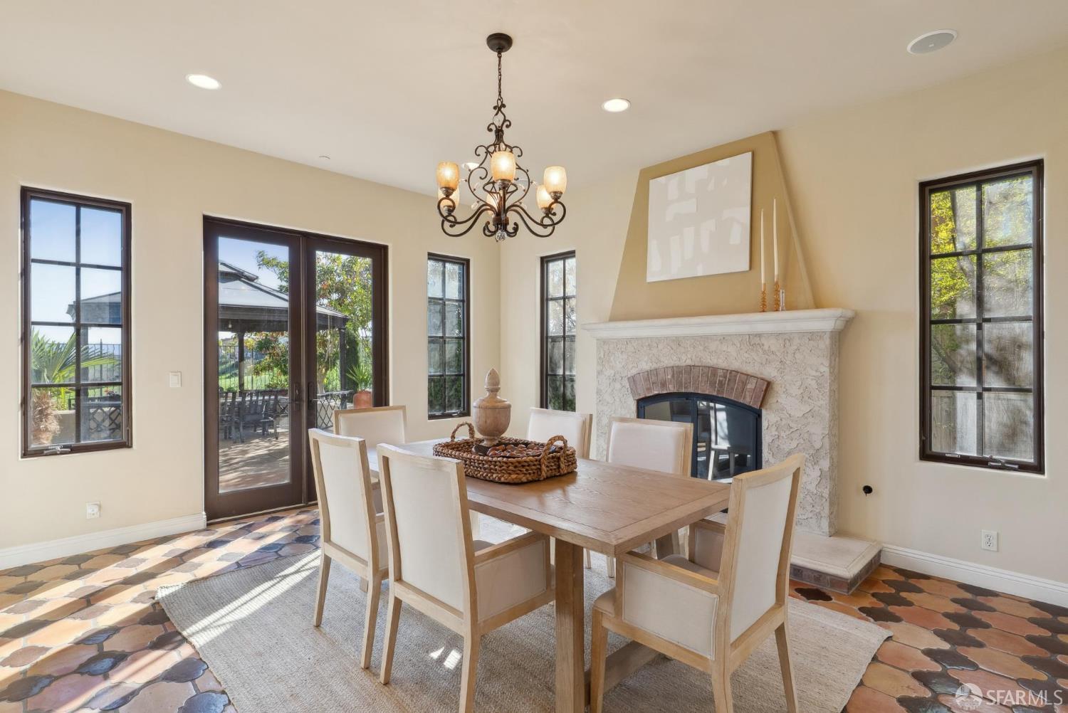 4542 Lilac Ridge Road