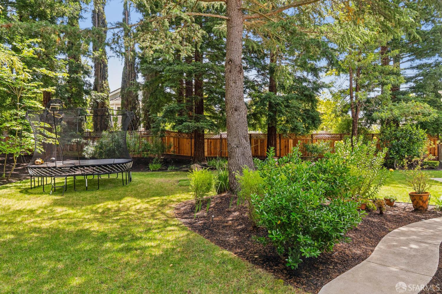 125 Cottonwood Place