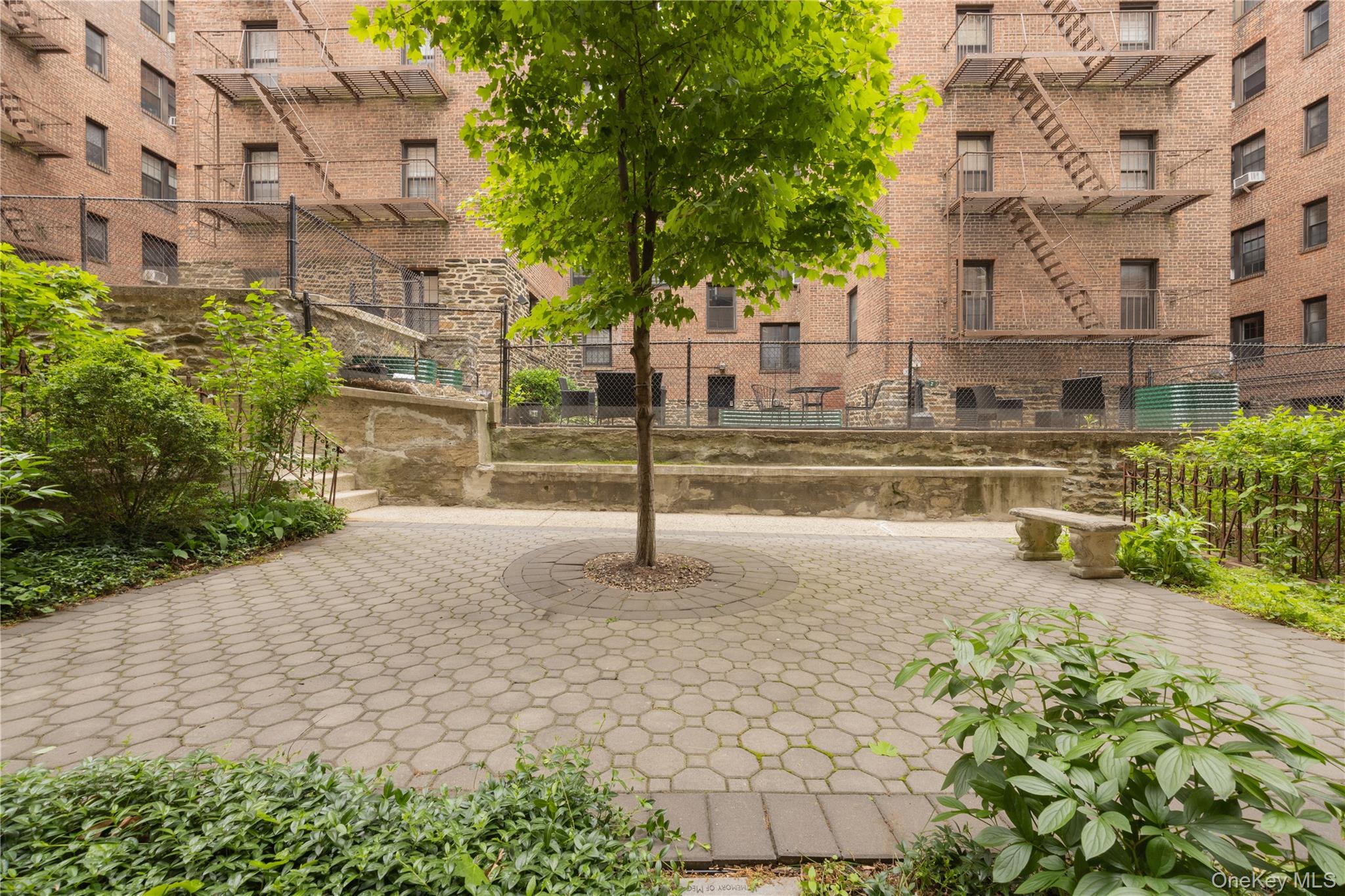 60 W Broad Street Unit: 1G