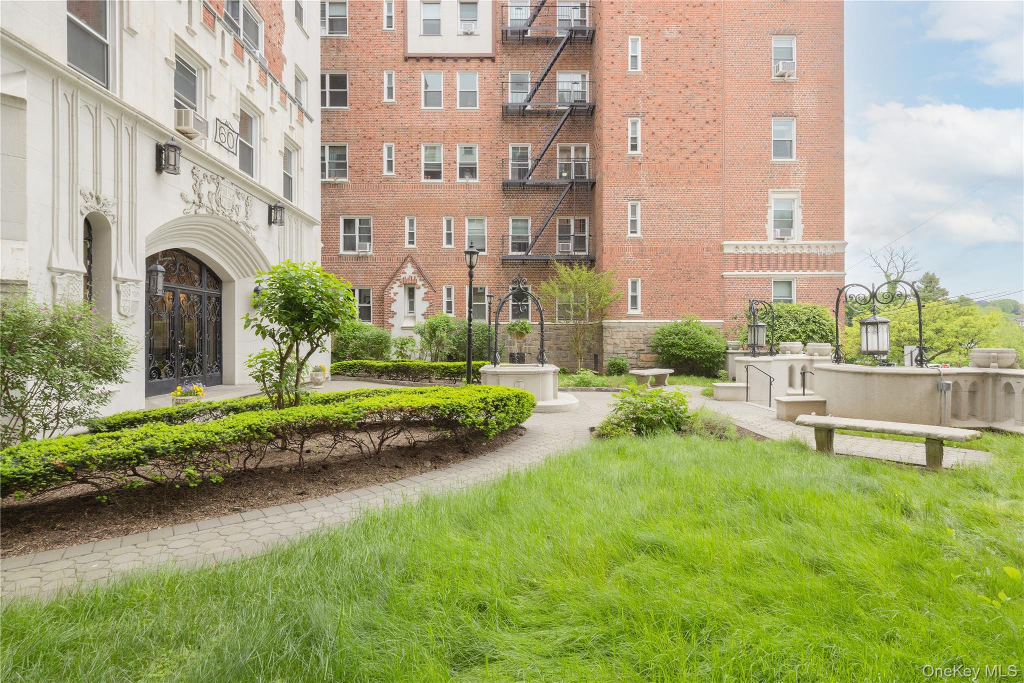 60 W Broad Street Unit: 1G