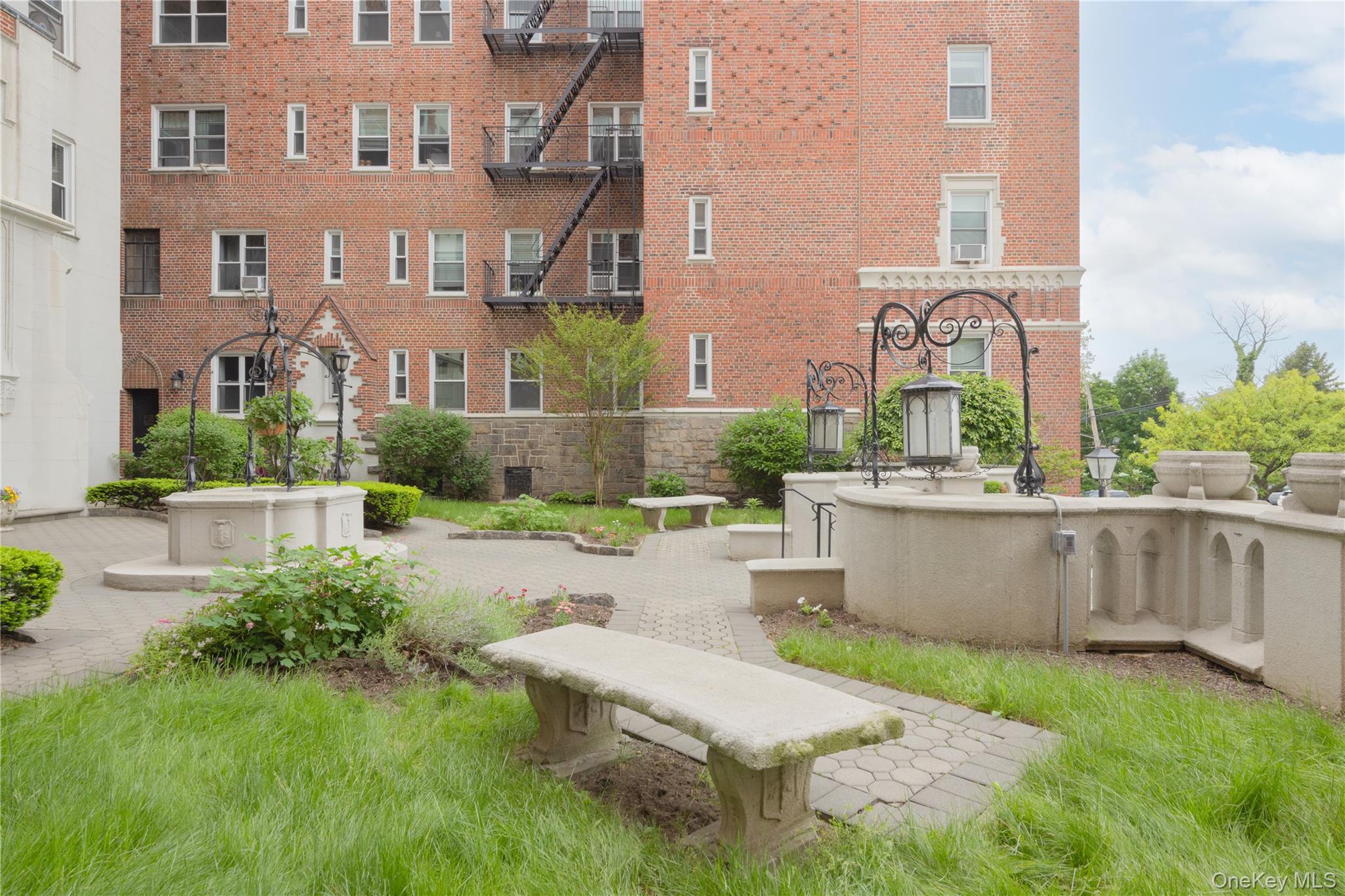 60 W Broad Street Unit: 1G