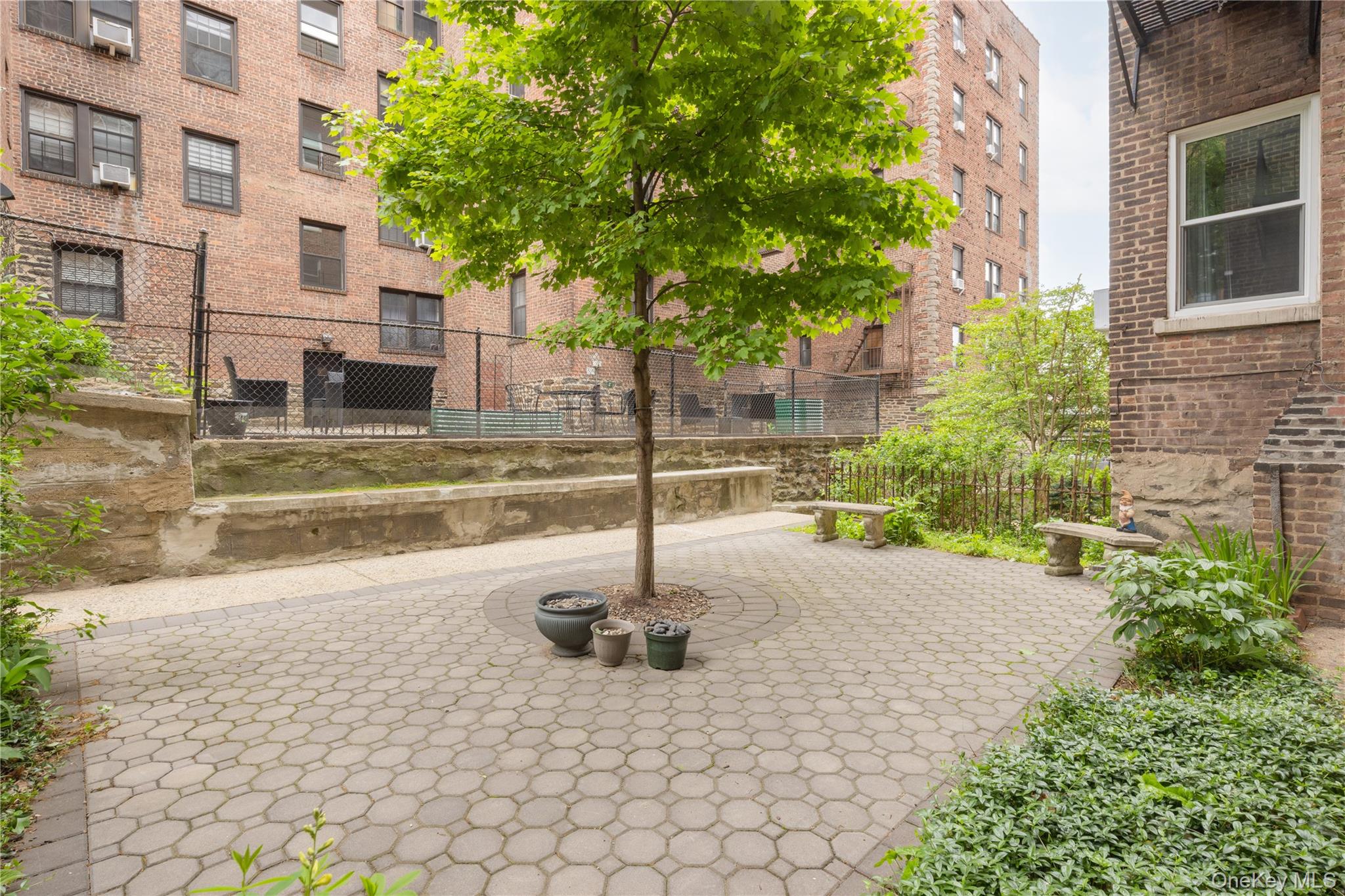 60 W Broad Street Unit: 1G