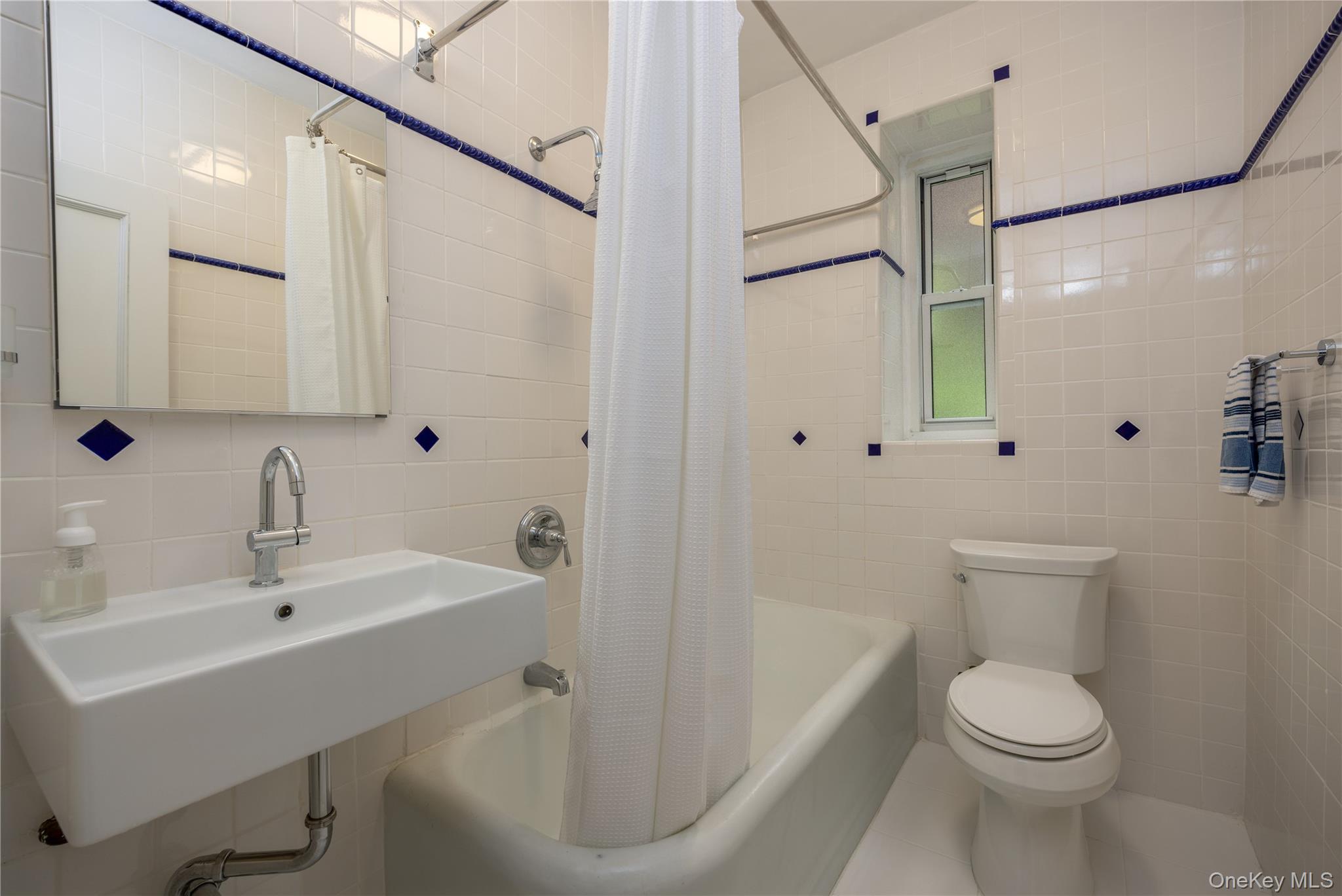 60 W Broad Street Unit: 1G