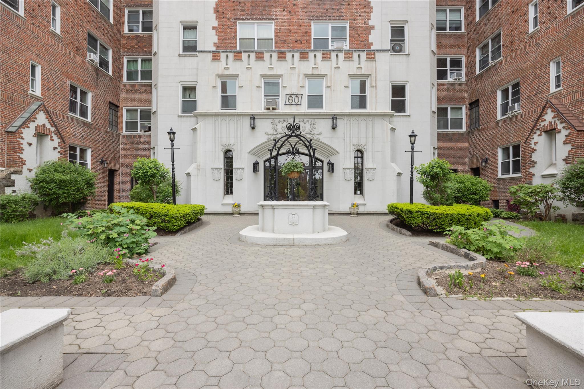 60 W Broad Street Unit: 1G