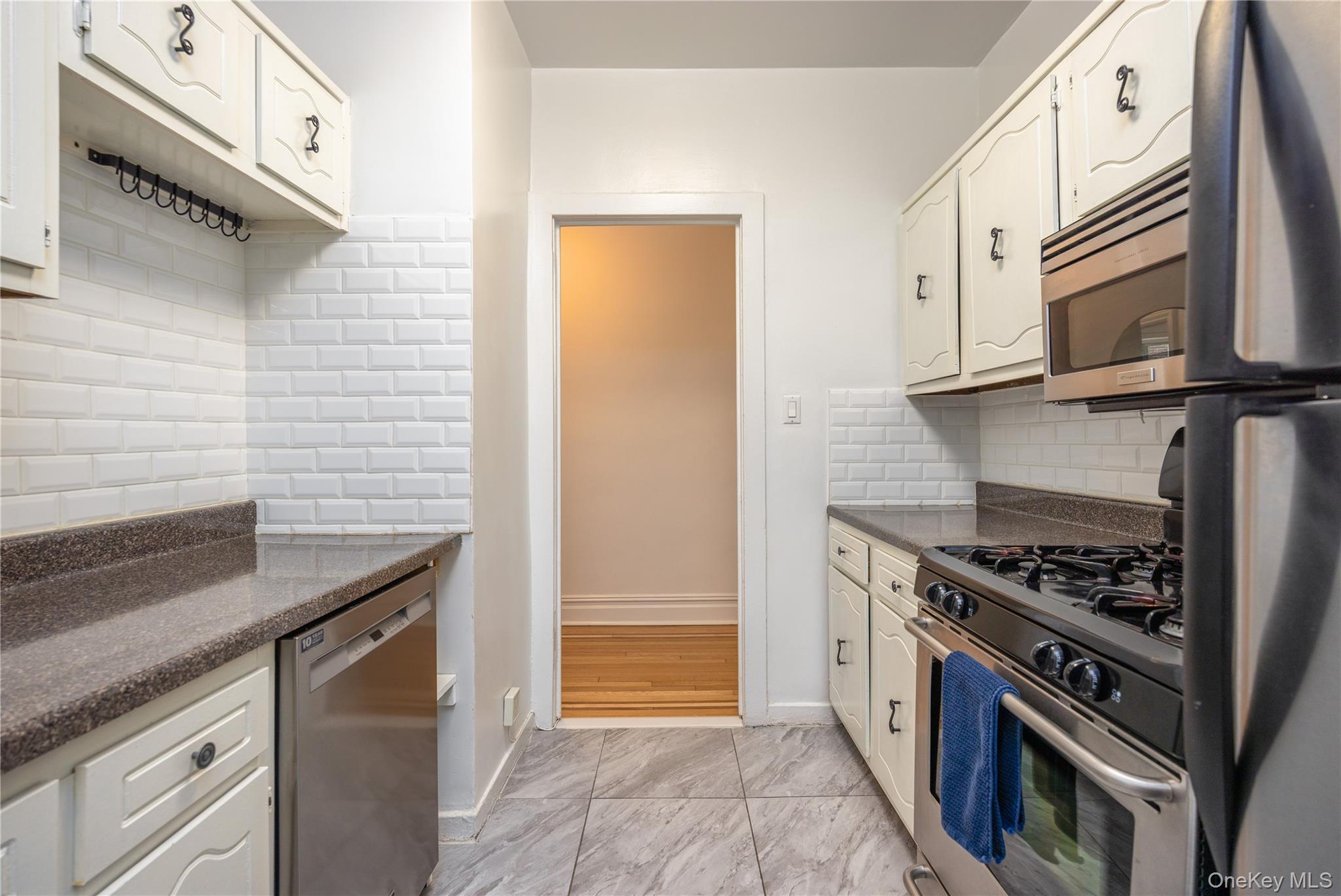 60 W Broad Street Unit: 1G