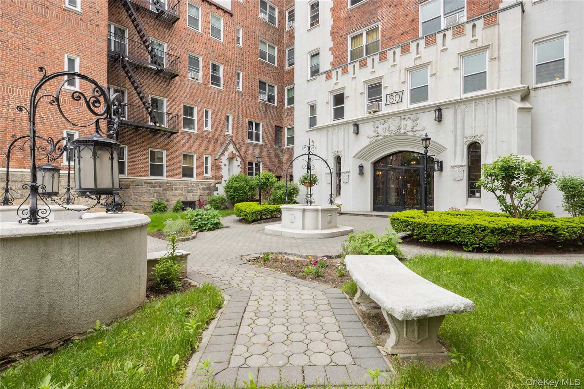 60 W Broad Street Unit: 1G