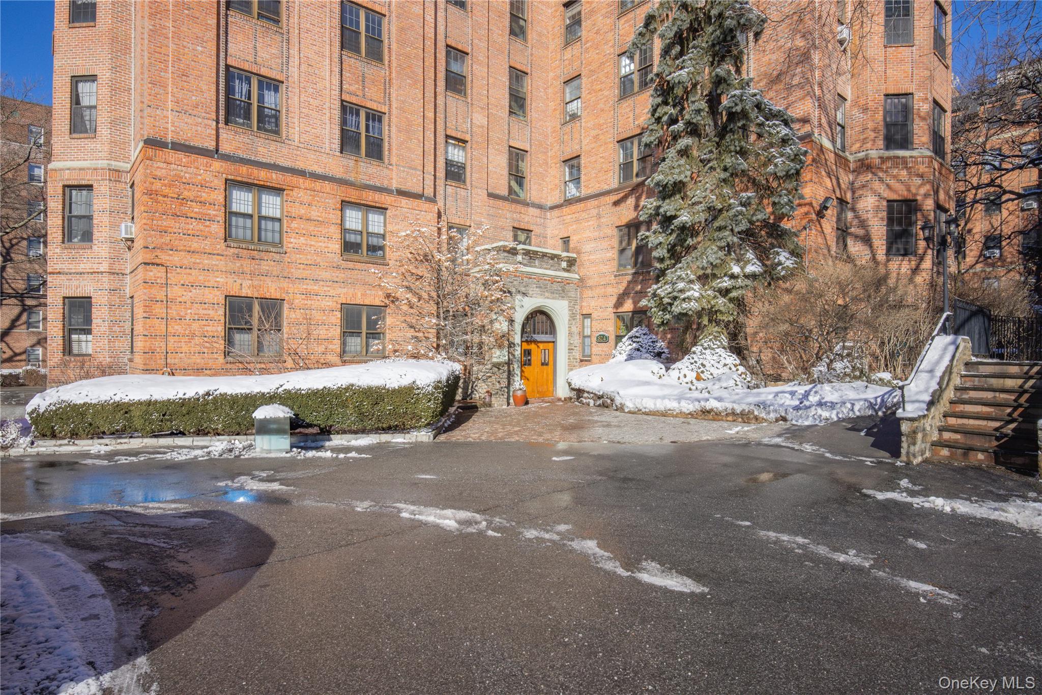 824 Bronx River Road Unit: 4B