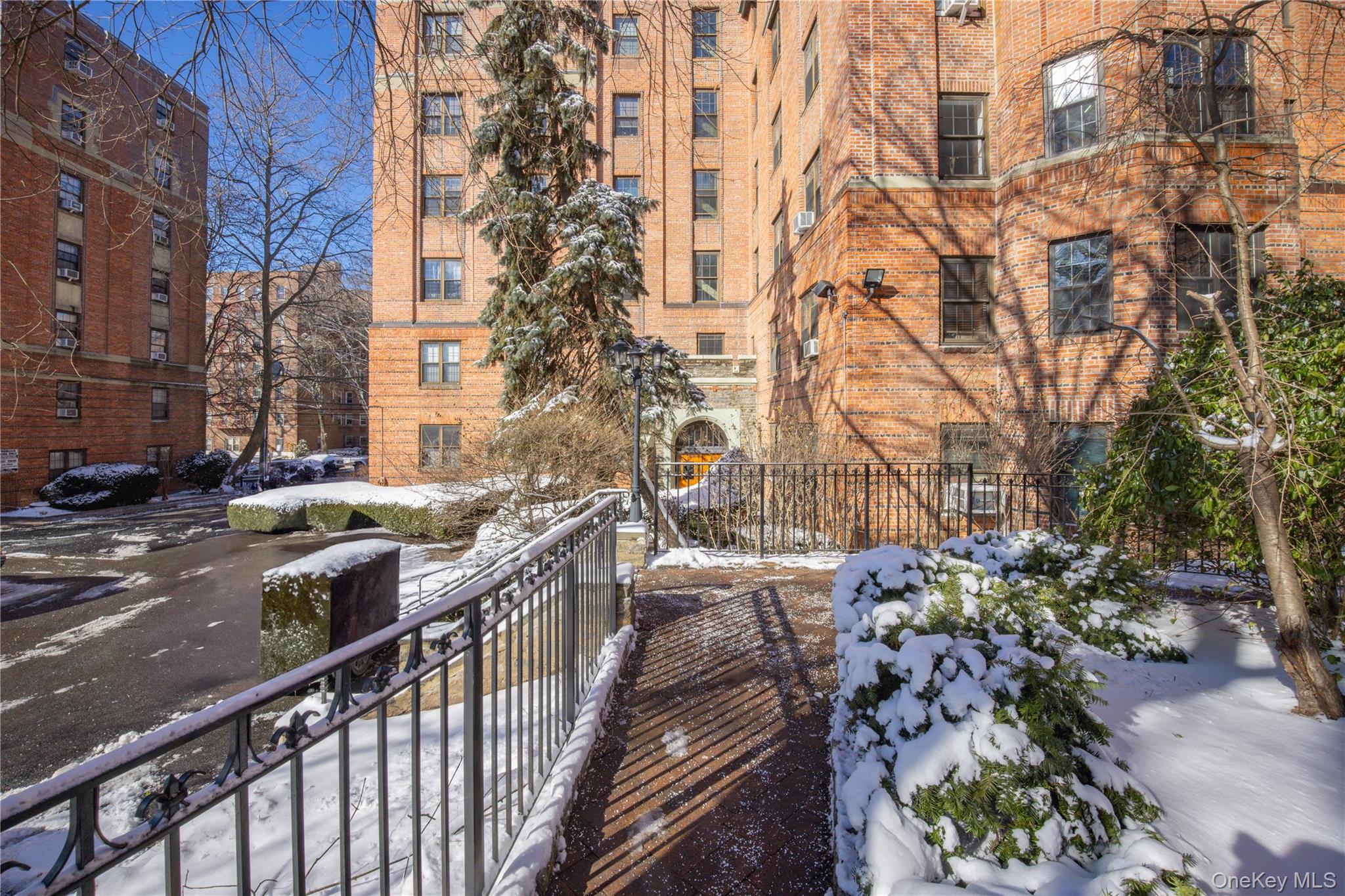 824 Bronx River Road Unit: 4B