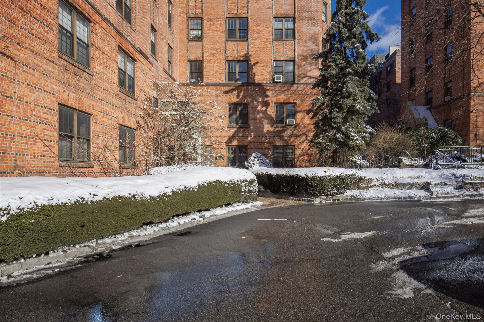 824 Bronx River Road Unit: 4B