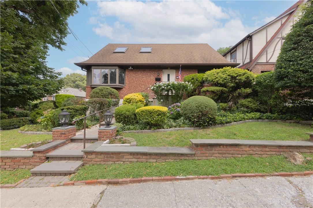 55 W Devonia Avenue