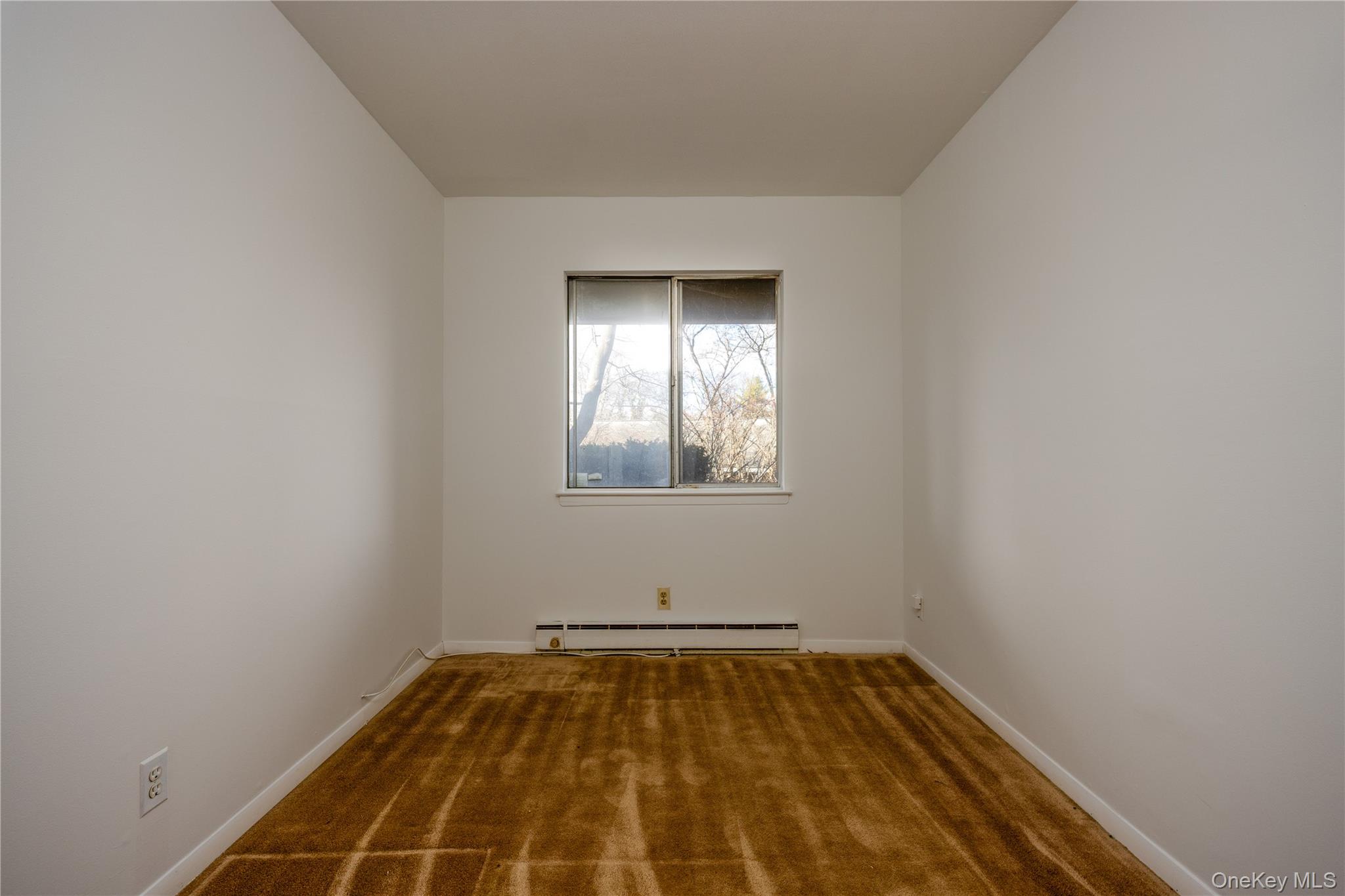 306 Old Country Road Unit: 306