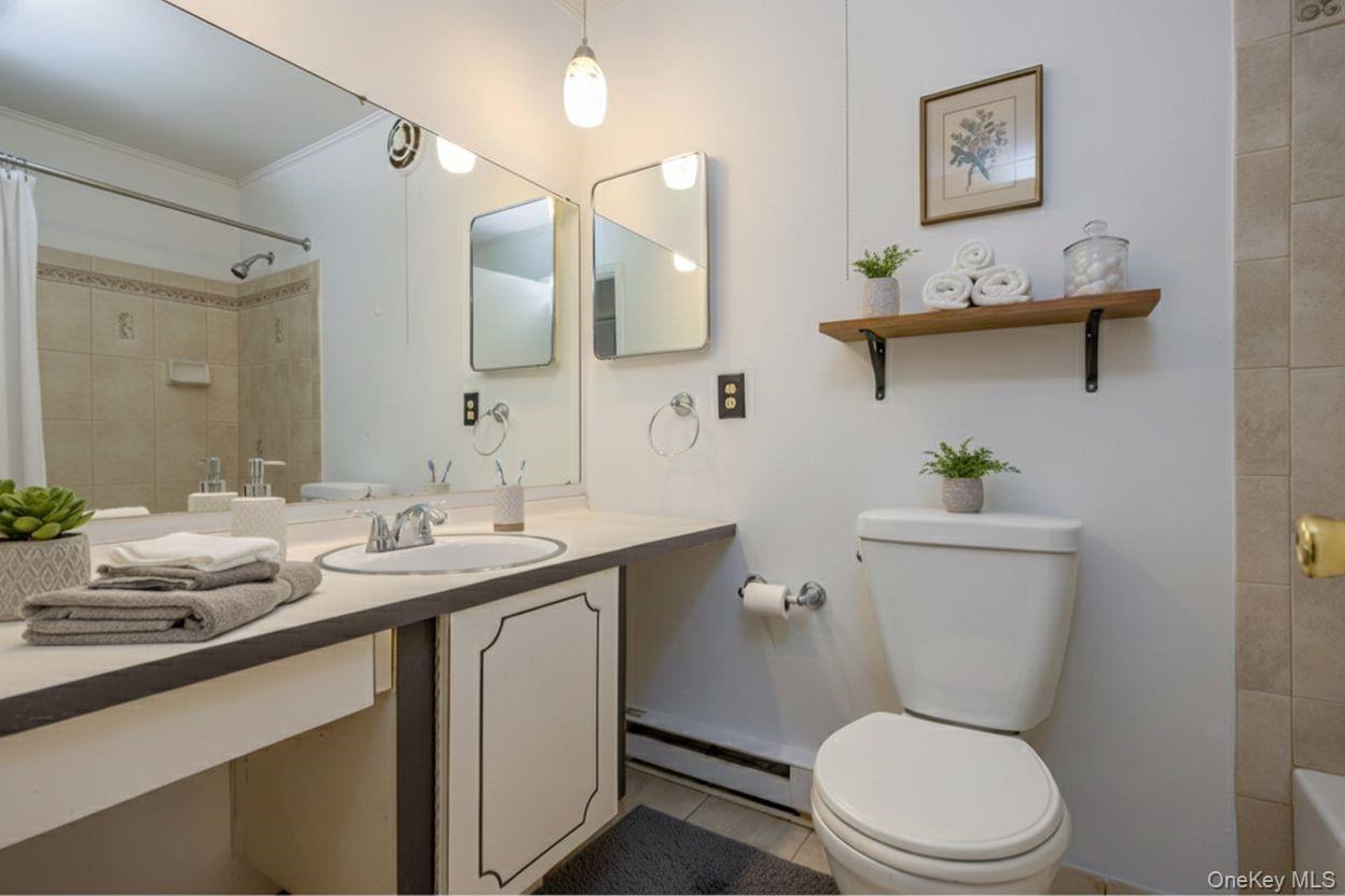 306 Old Country Road Unit: 306