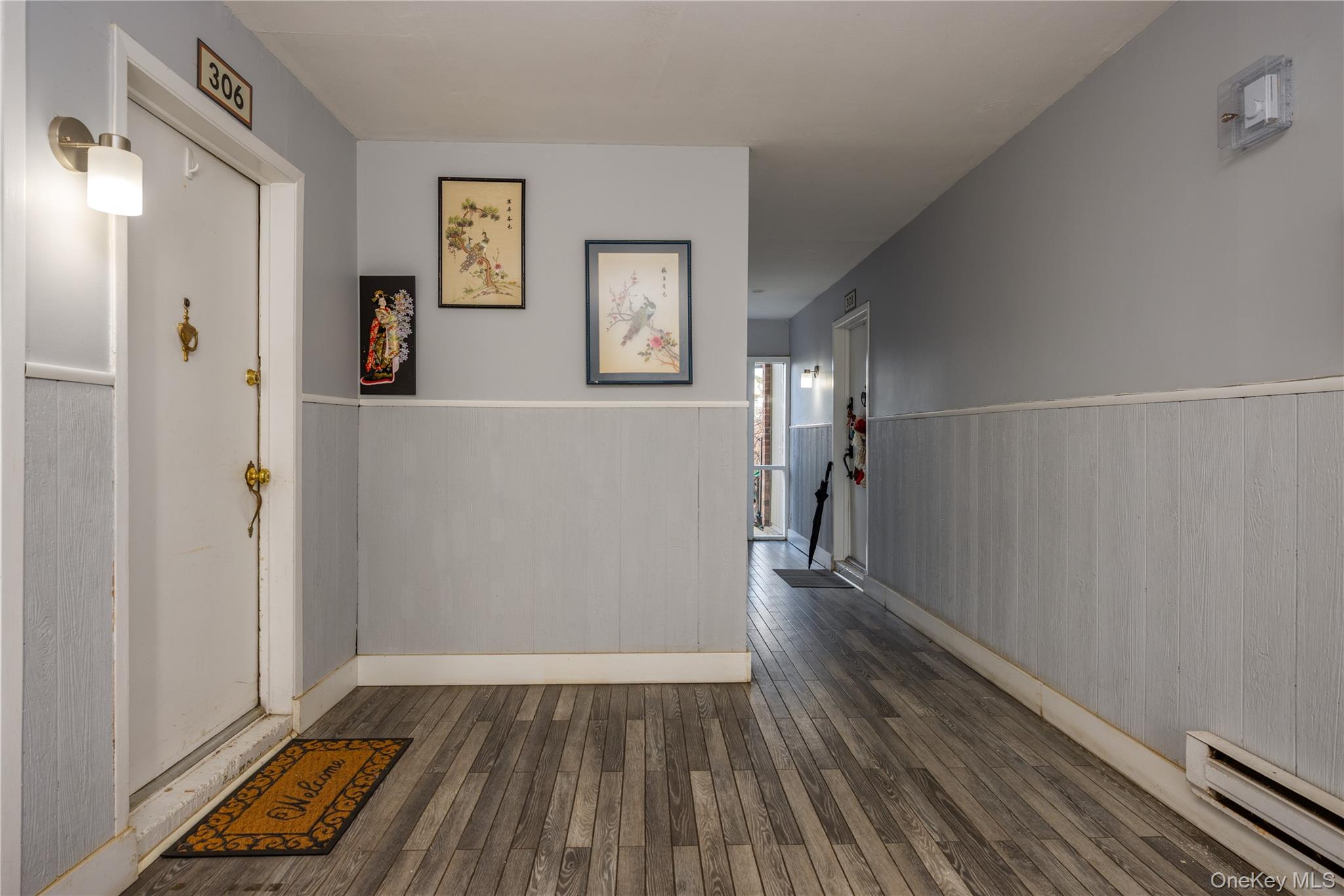 306 Old Country Road Unit: 306