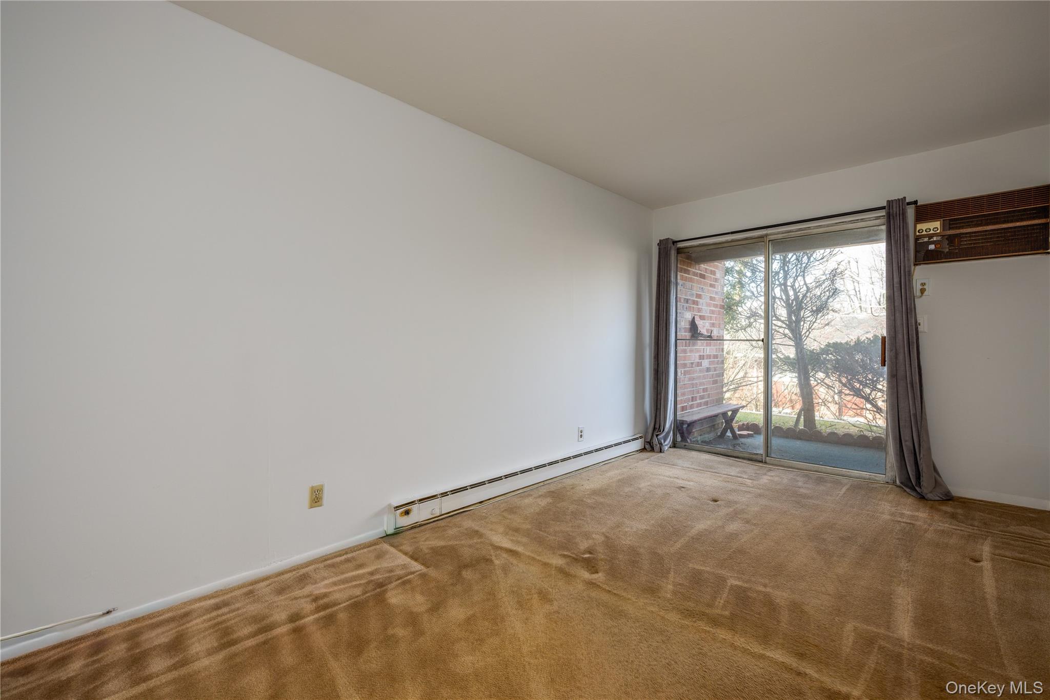 306 Old Country Road Unit: 306