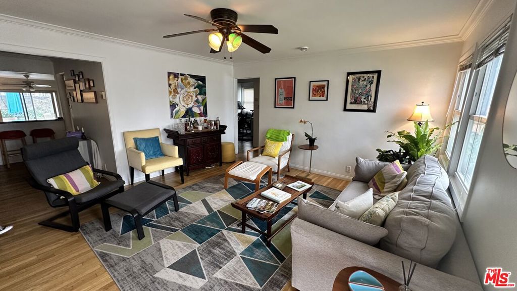 8818 De Haviland Avenue