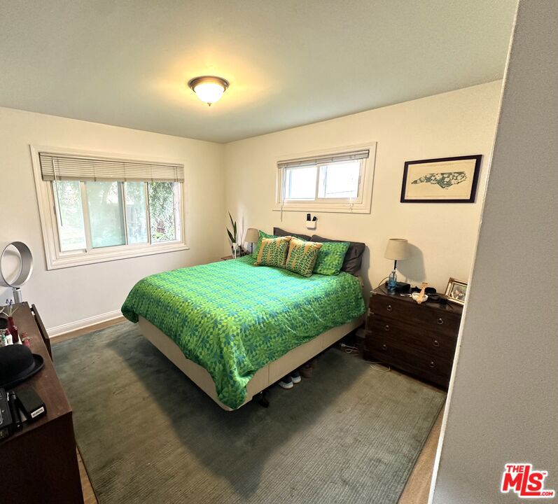 8818 De Haviland Avenue