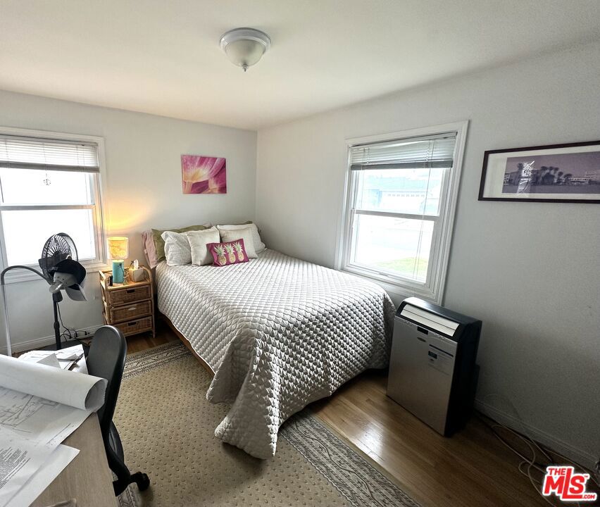 8818 De Haviland Avenue